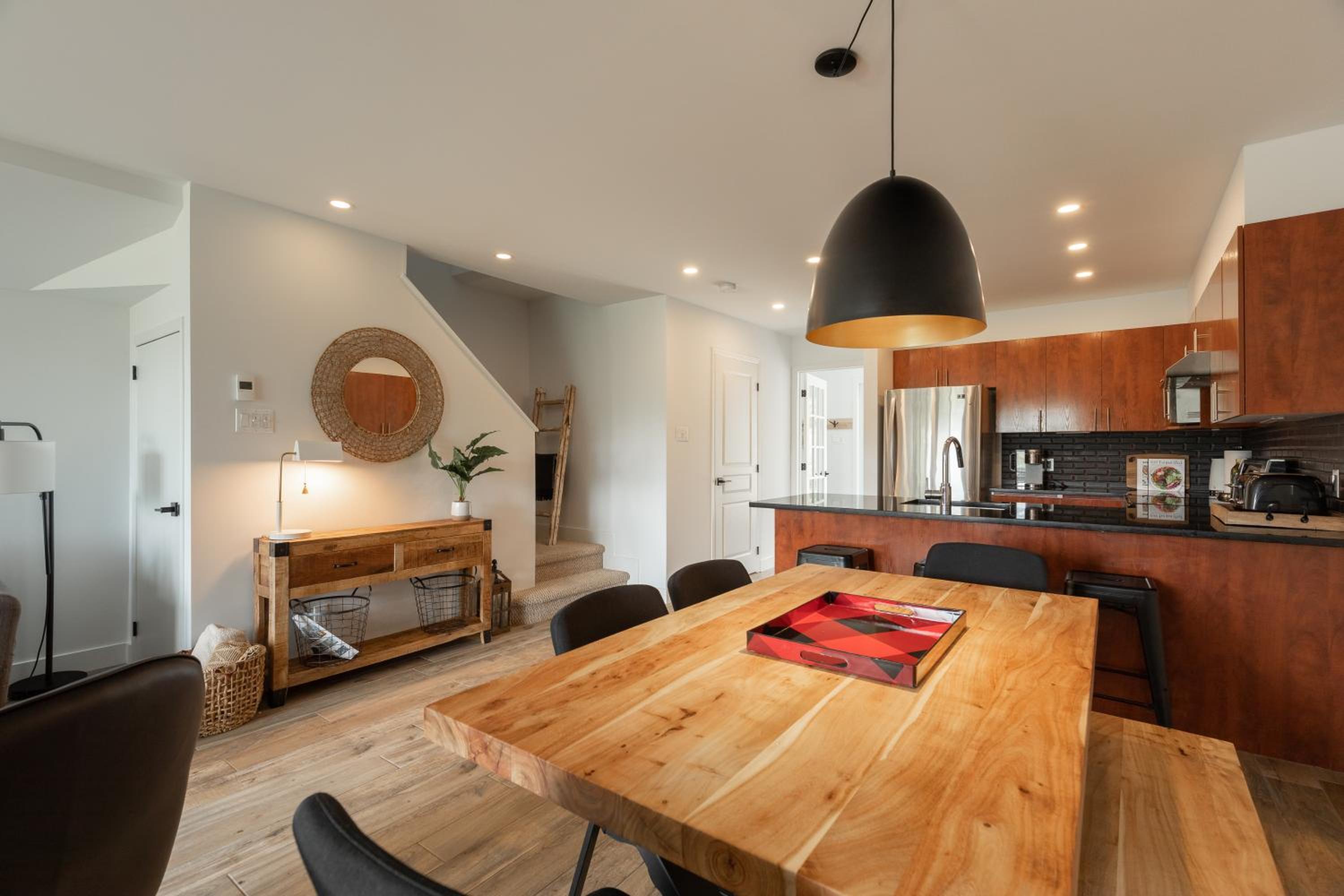2-Level Home - Tremblant Mountain View - Fireplace
