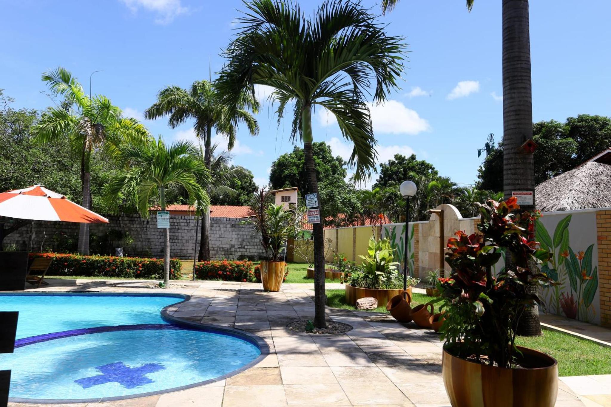 Loft Rústico com Vista Para a Piscina