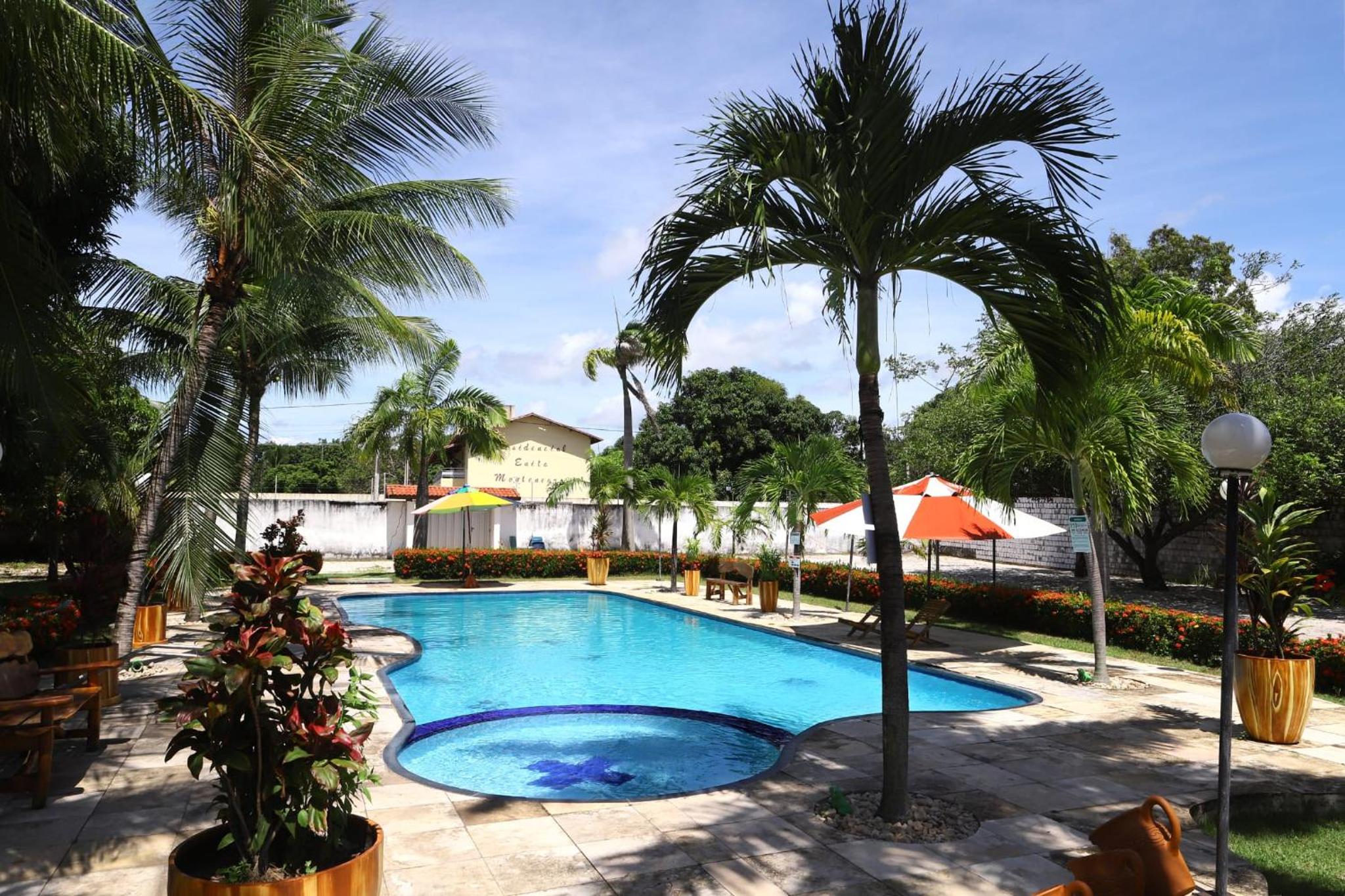 Loft Rústico com Vista Para a Piscina