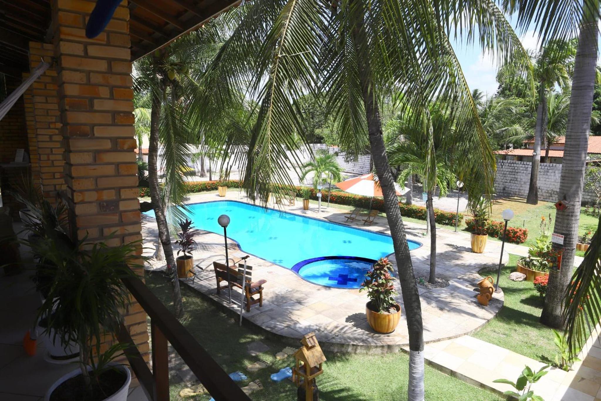 Loft Rústico com Vista Para a Piscina