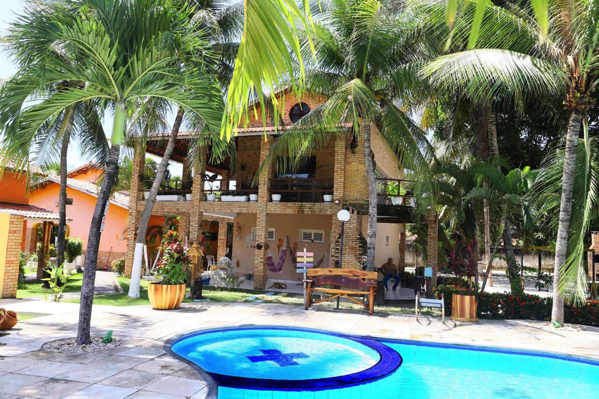 Loft Rústico com Vista Para a Piscina
