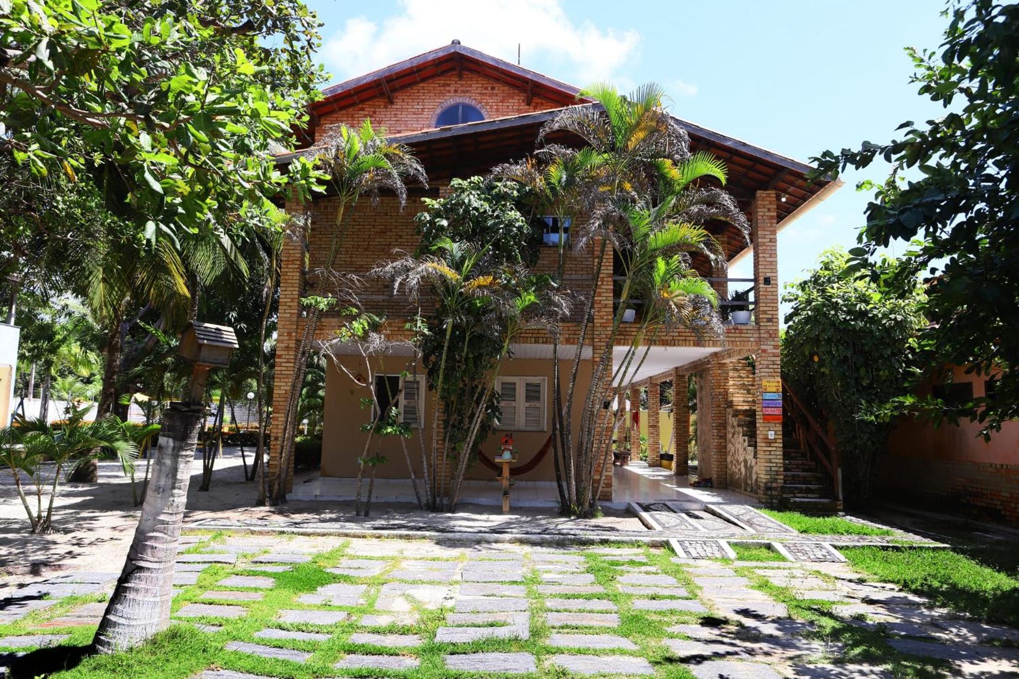 Loft Rústico com Vista Para a Piscina