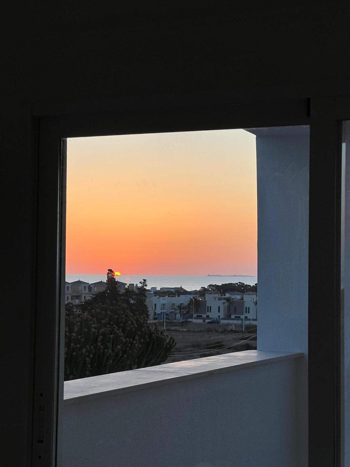 Beach house La Marina