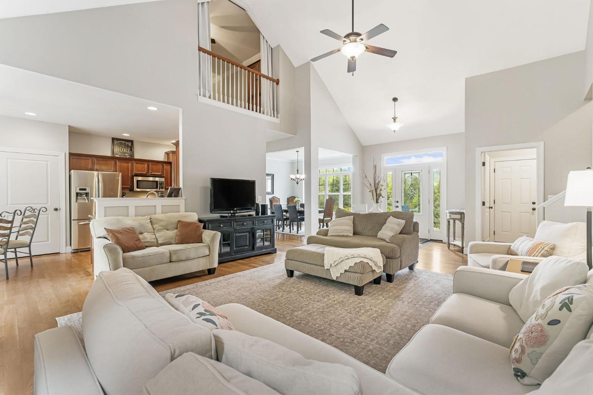 Fairview Vista by AvantStay 10 Mins to Asheville