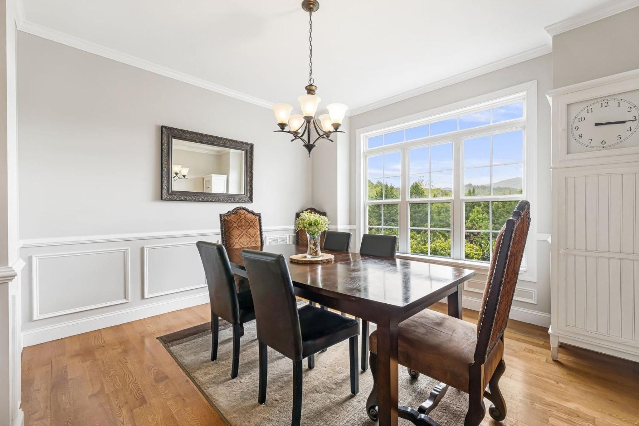 Fairview Vista by AvantStay 10 Mins to Asheville
