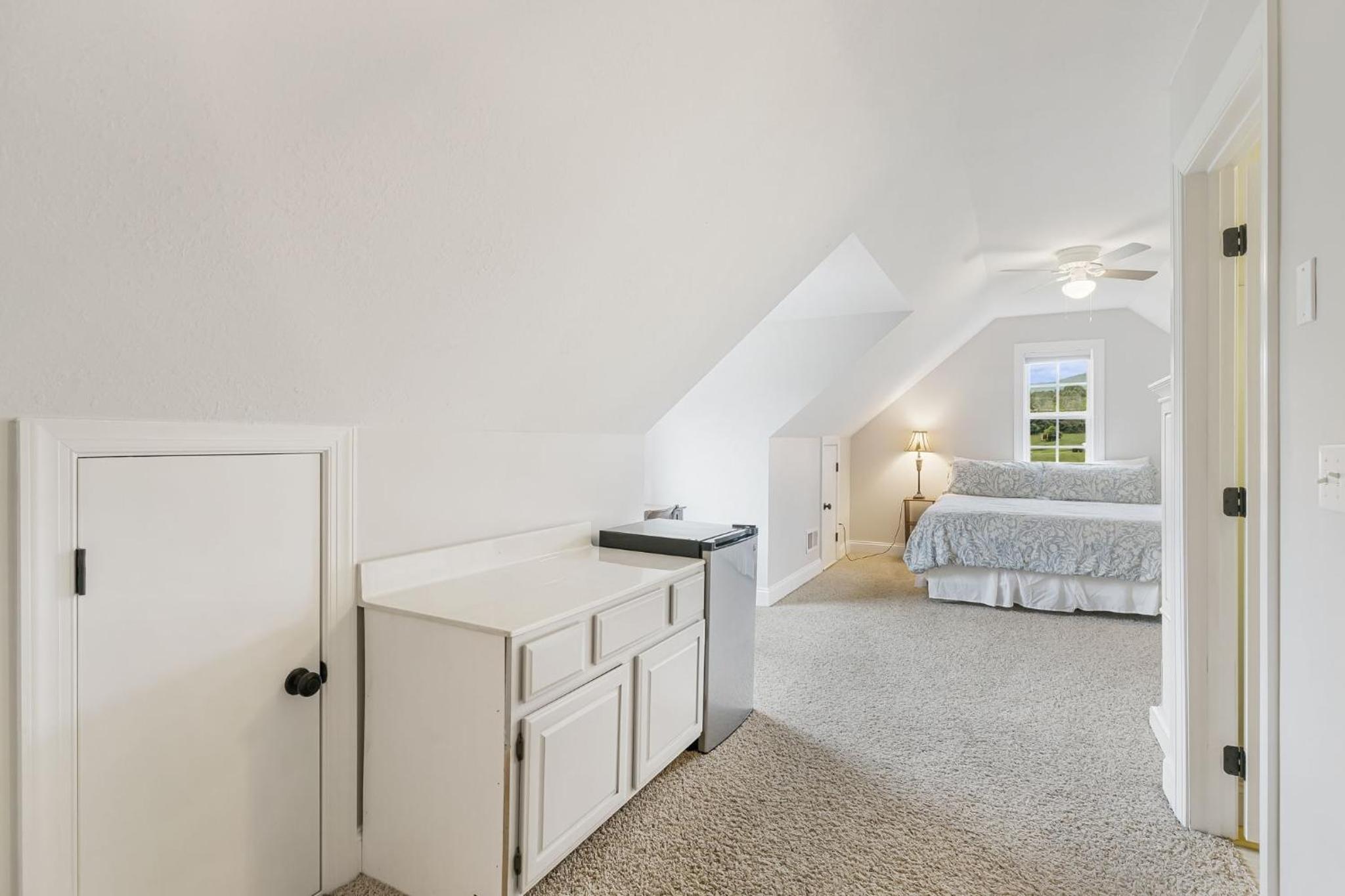 Fairview Vista by AvantStay 10 Mins to Asheville
