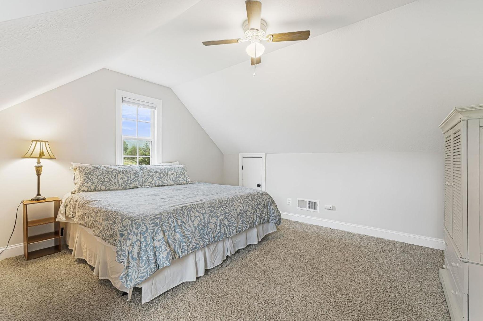 Fairview Vista by AvantStay 10 Mins to Asheville