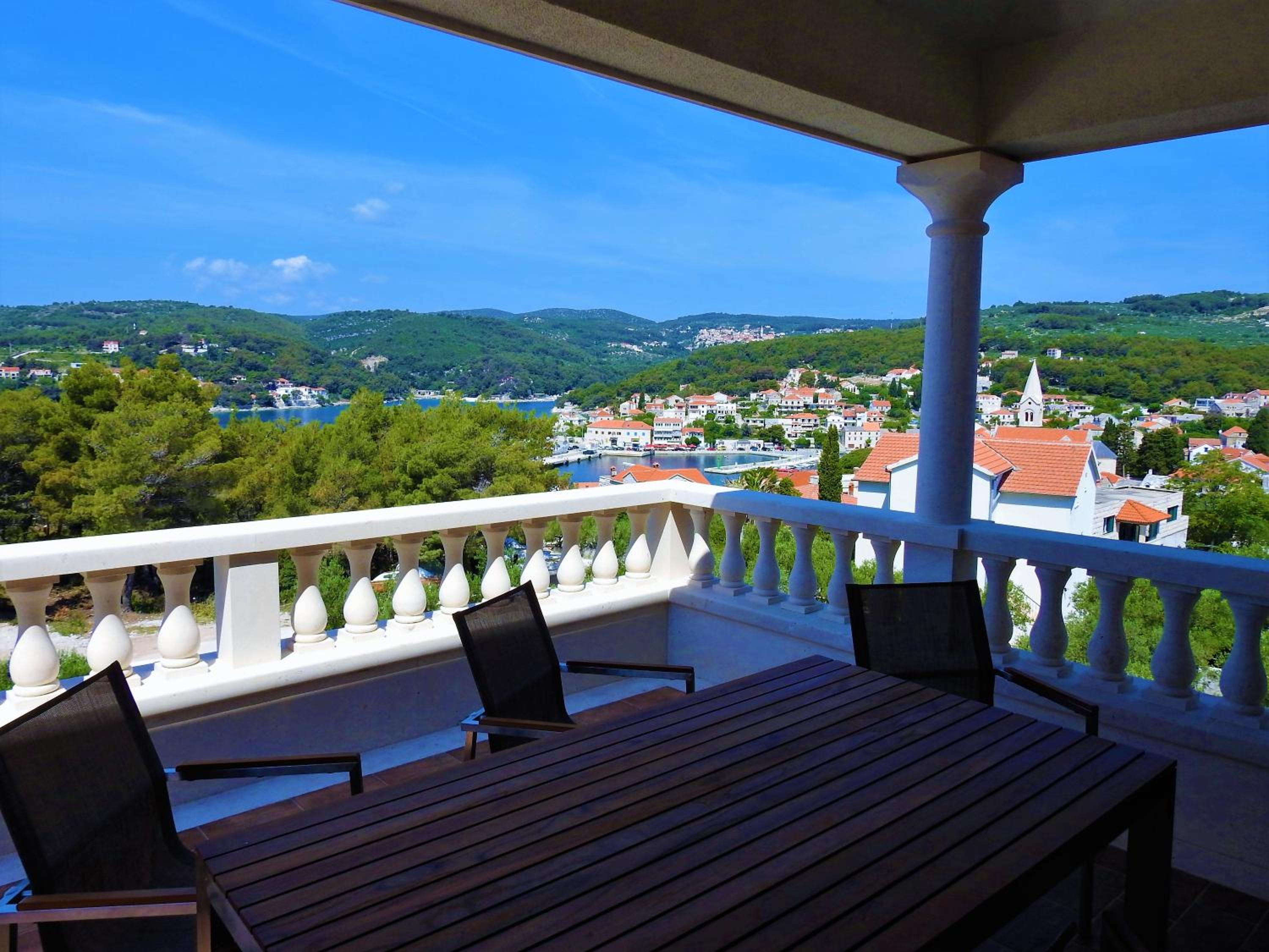 Villa Barbara Sumartin view 4