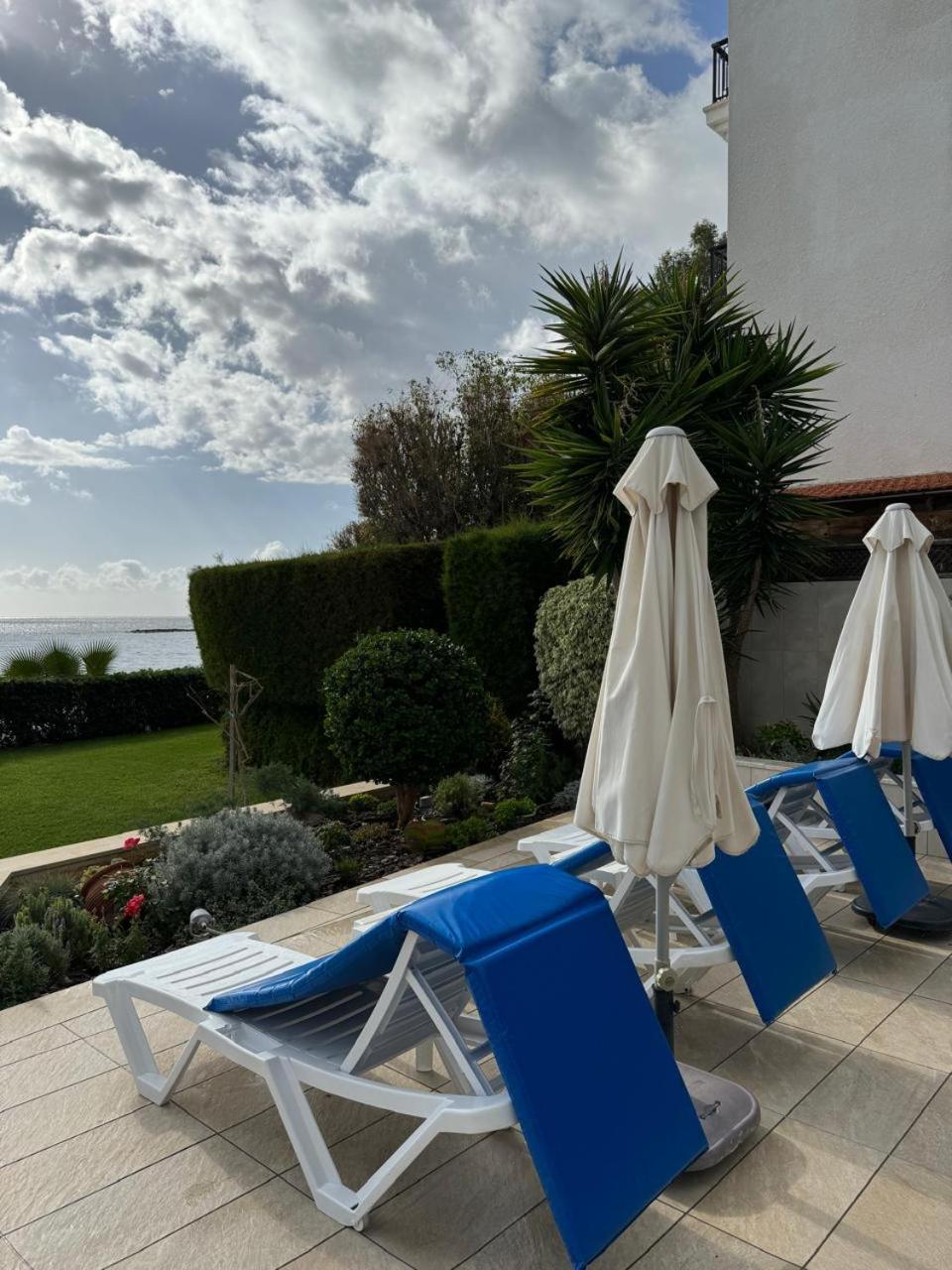 flat by the sea