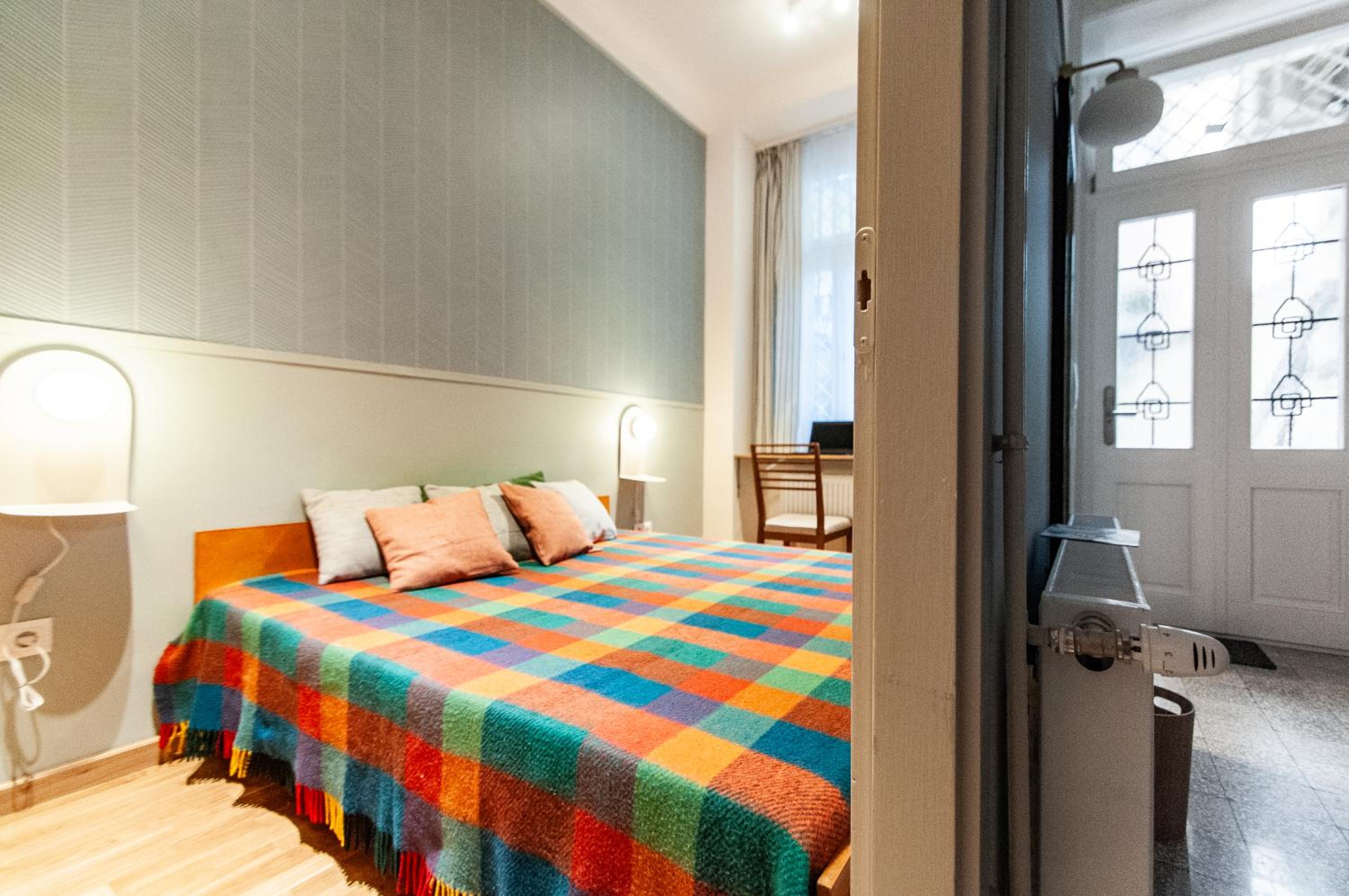 Spacious family suite along river side, in the heart of Buda view 3