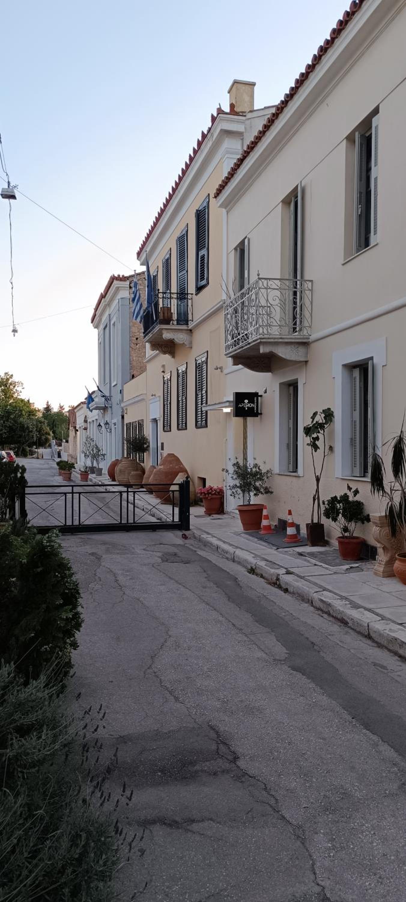 Apeiron Acropolis Suites