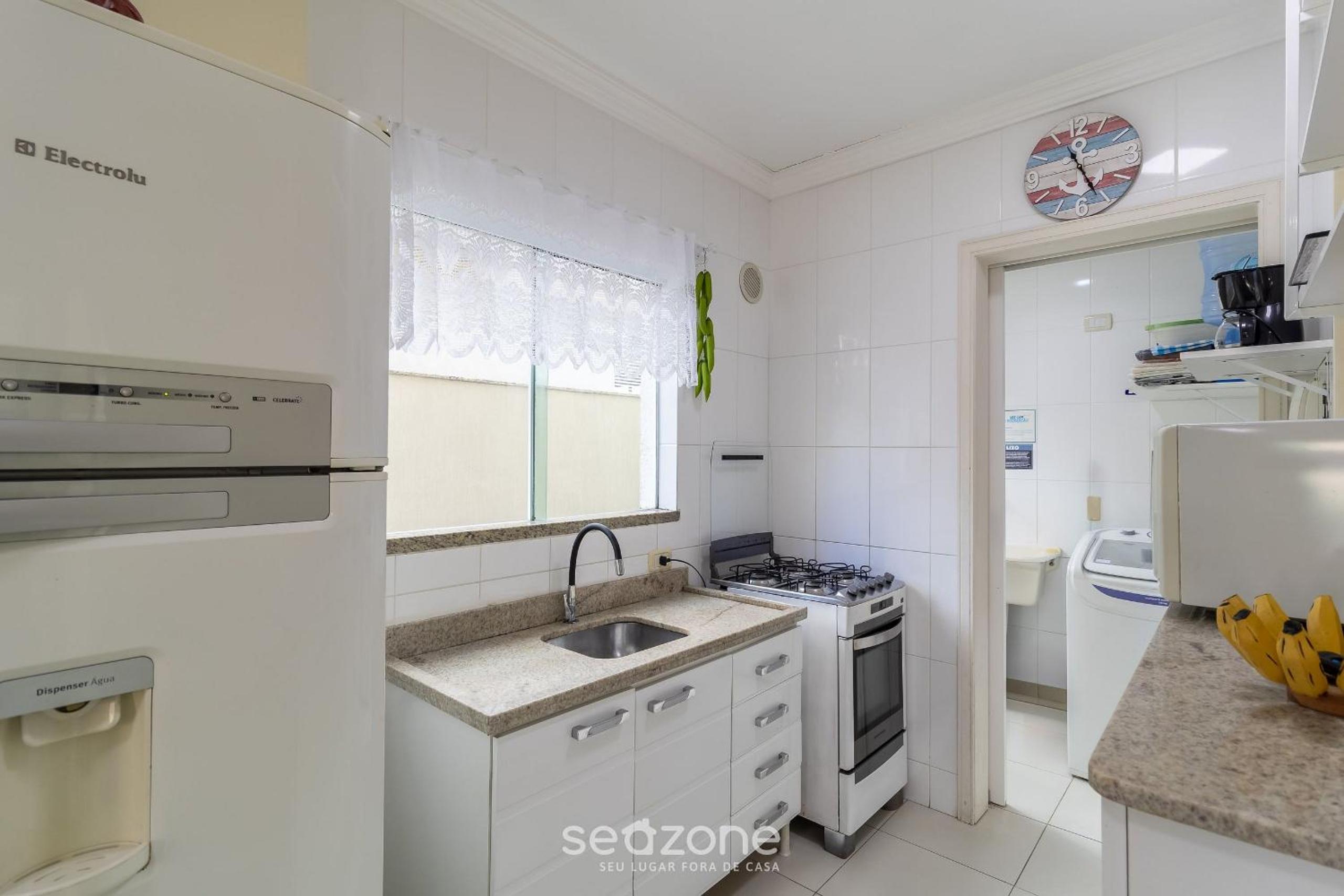 Apartamentos próximo a Praia de Bombas - ARZ