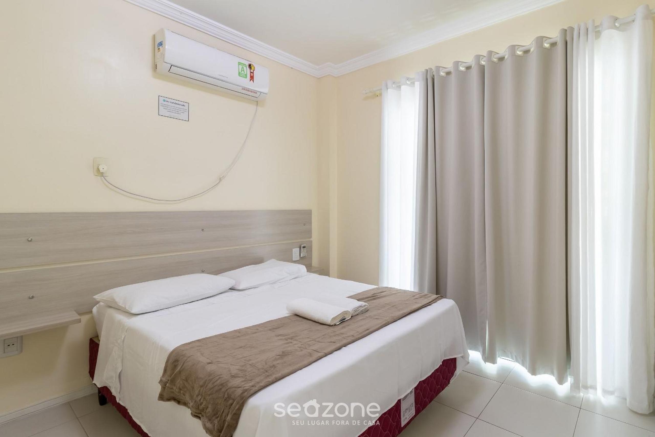 Apartamentos próximo a Praia de Bombas - ARZ