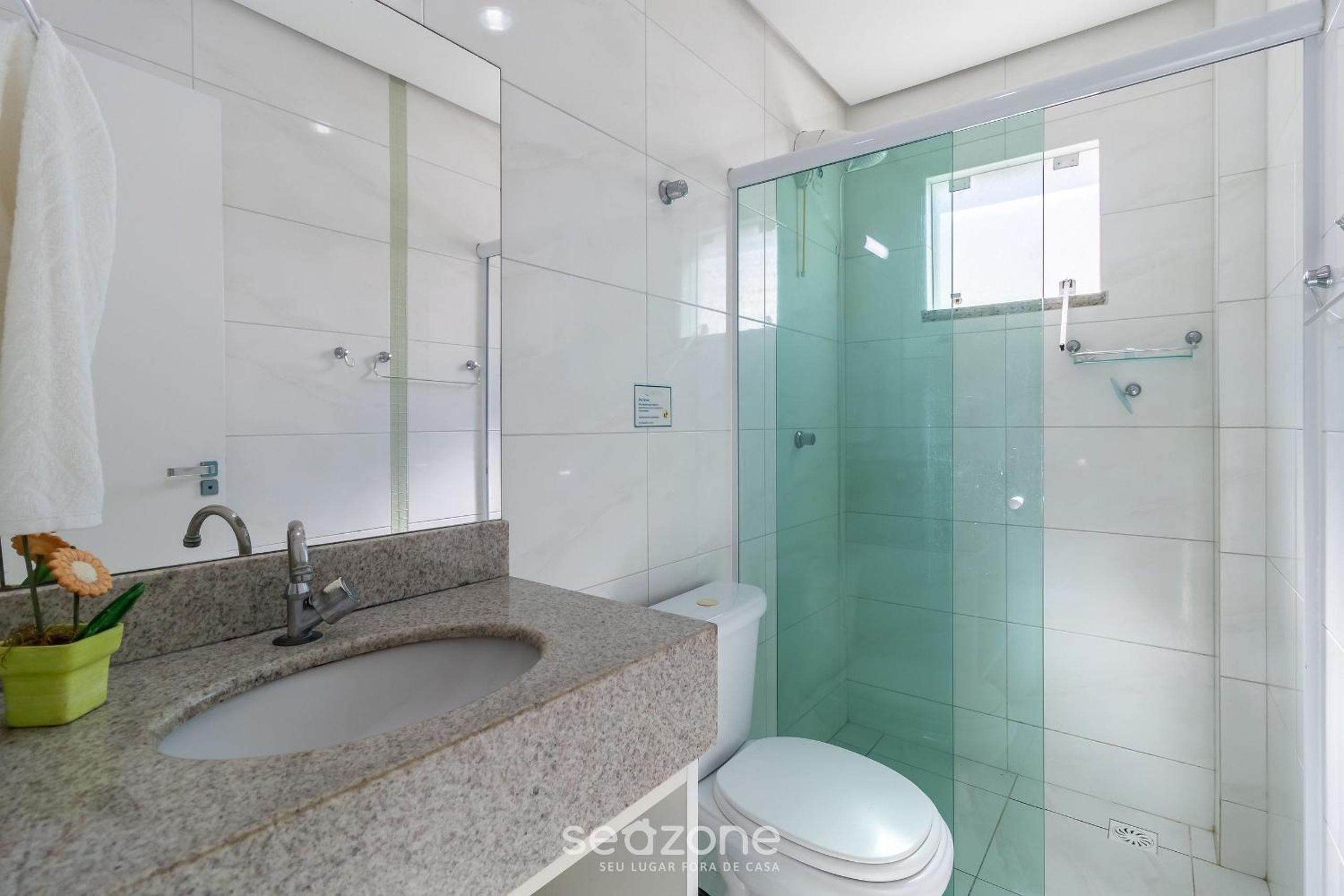 Apartamentos próximo a Praia de Bombas - ARZ