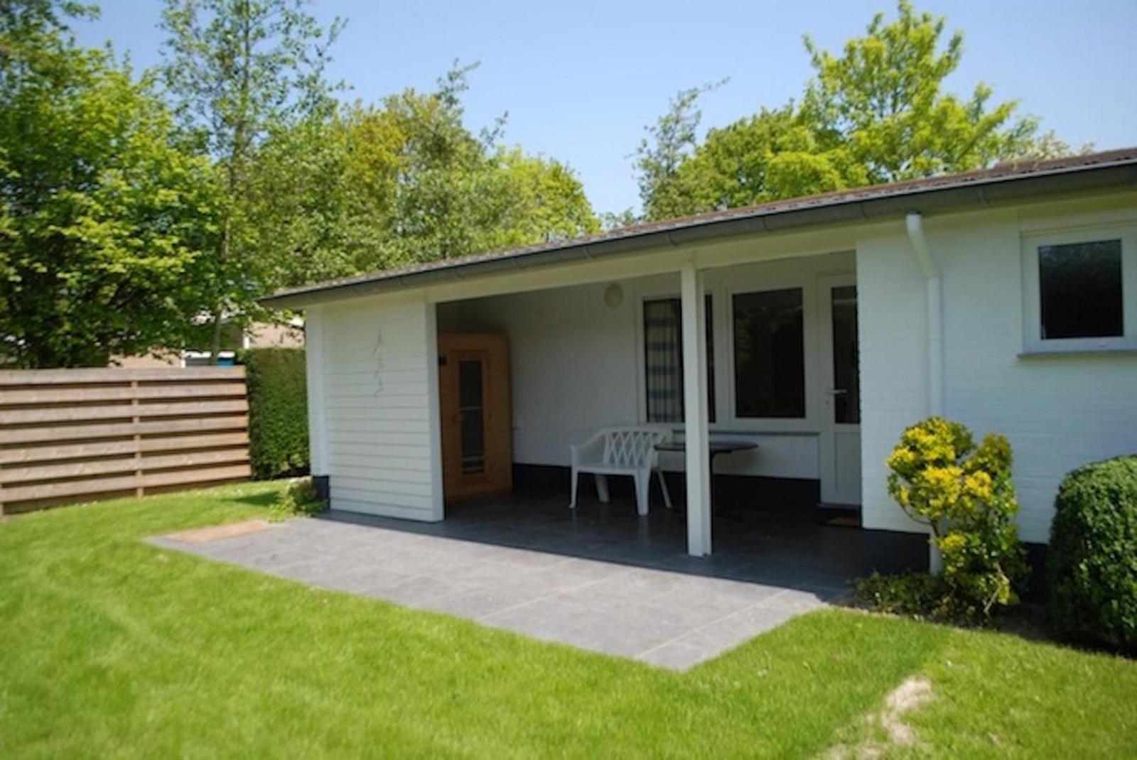 VZ1163 Vakantiebungalow in Oostkapelle view 2