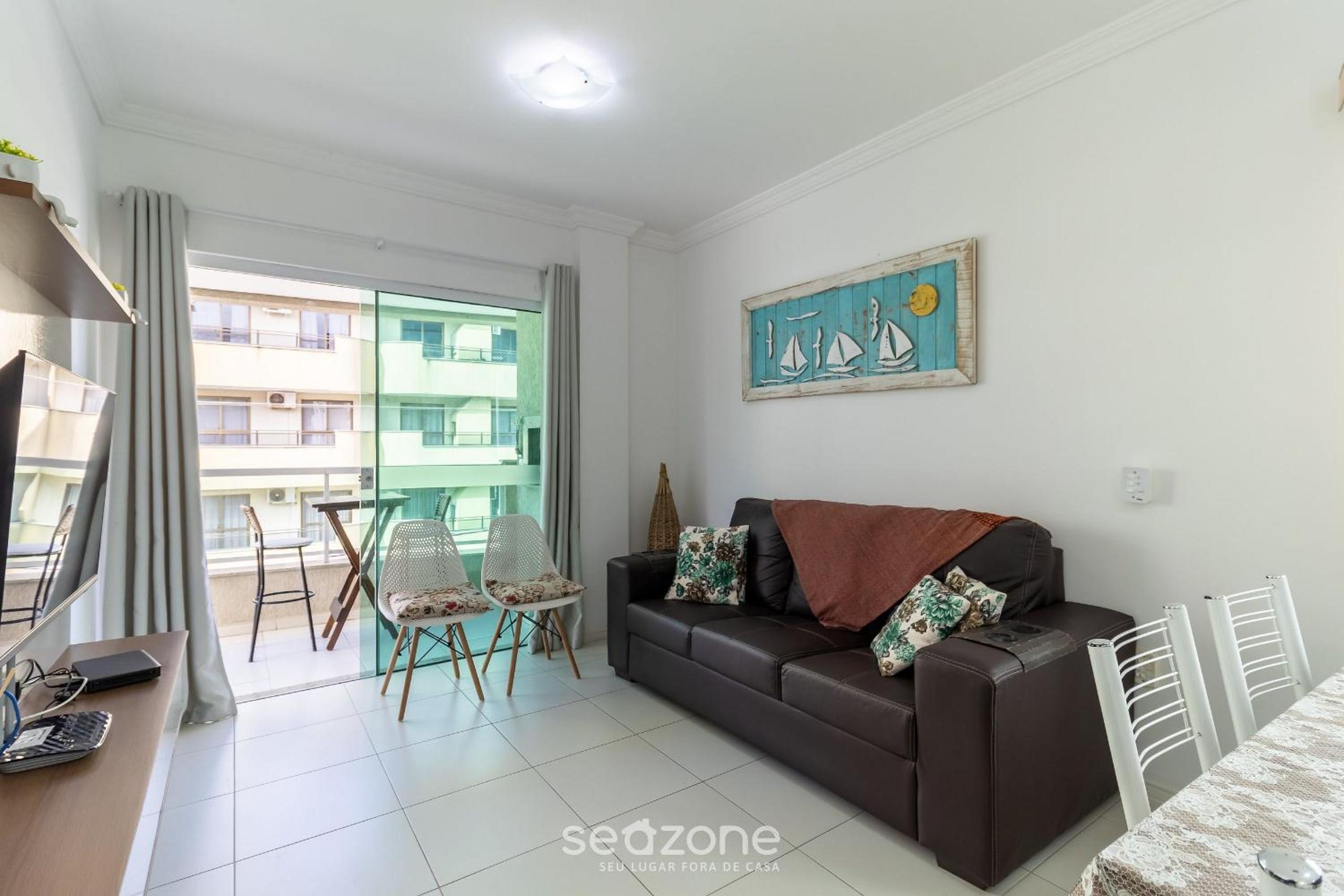 Apartamentos próximo a Praia de Bombas - ARZ