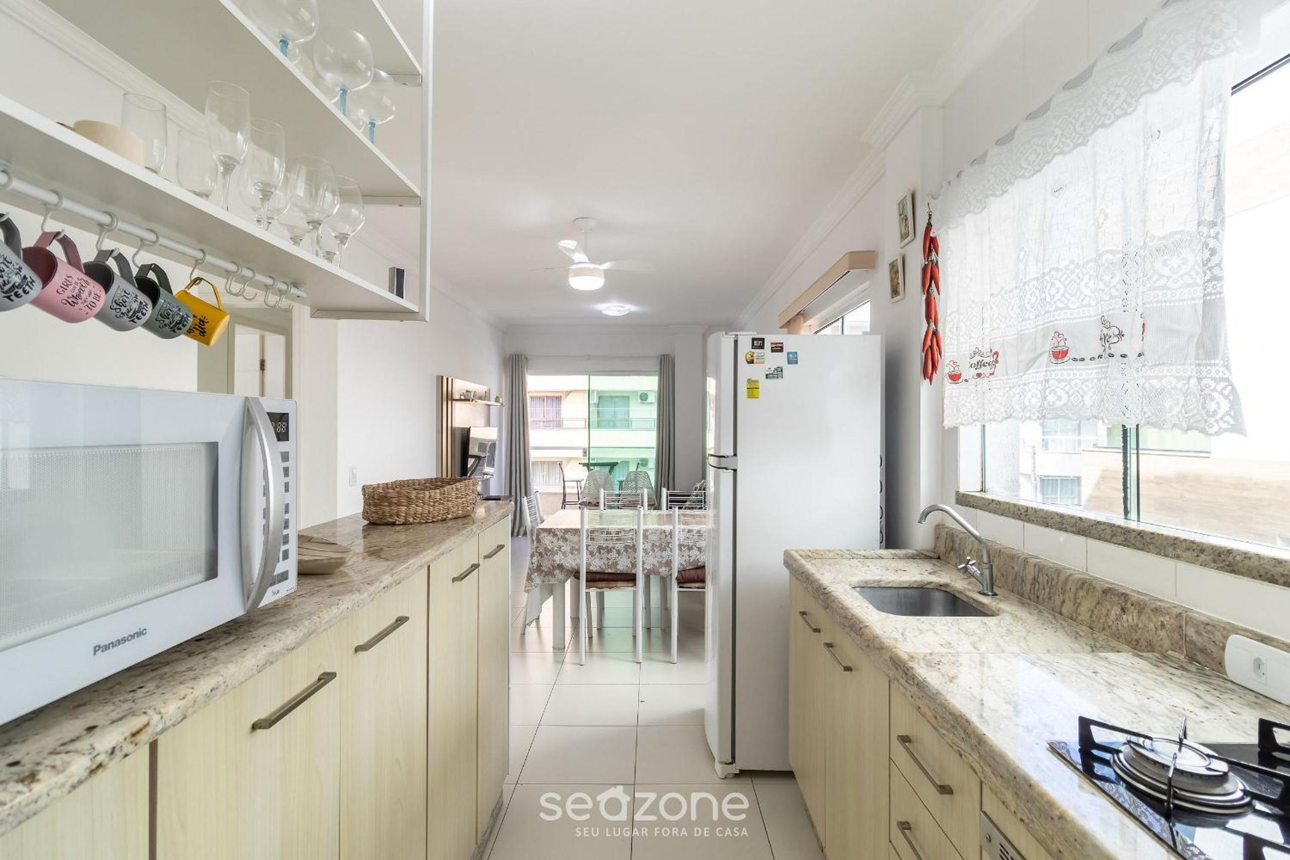 Apartamentos próximo a Praia de Bombas - ARZ