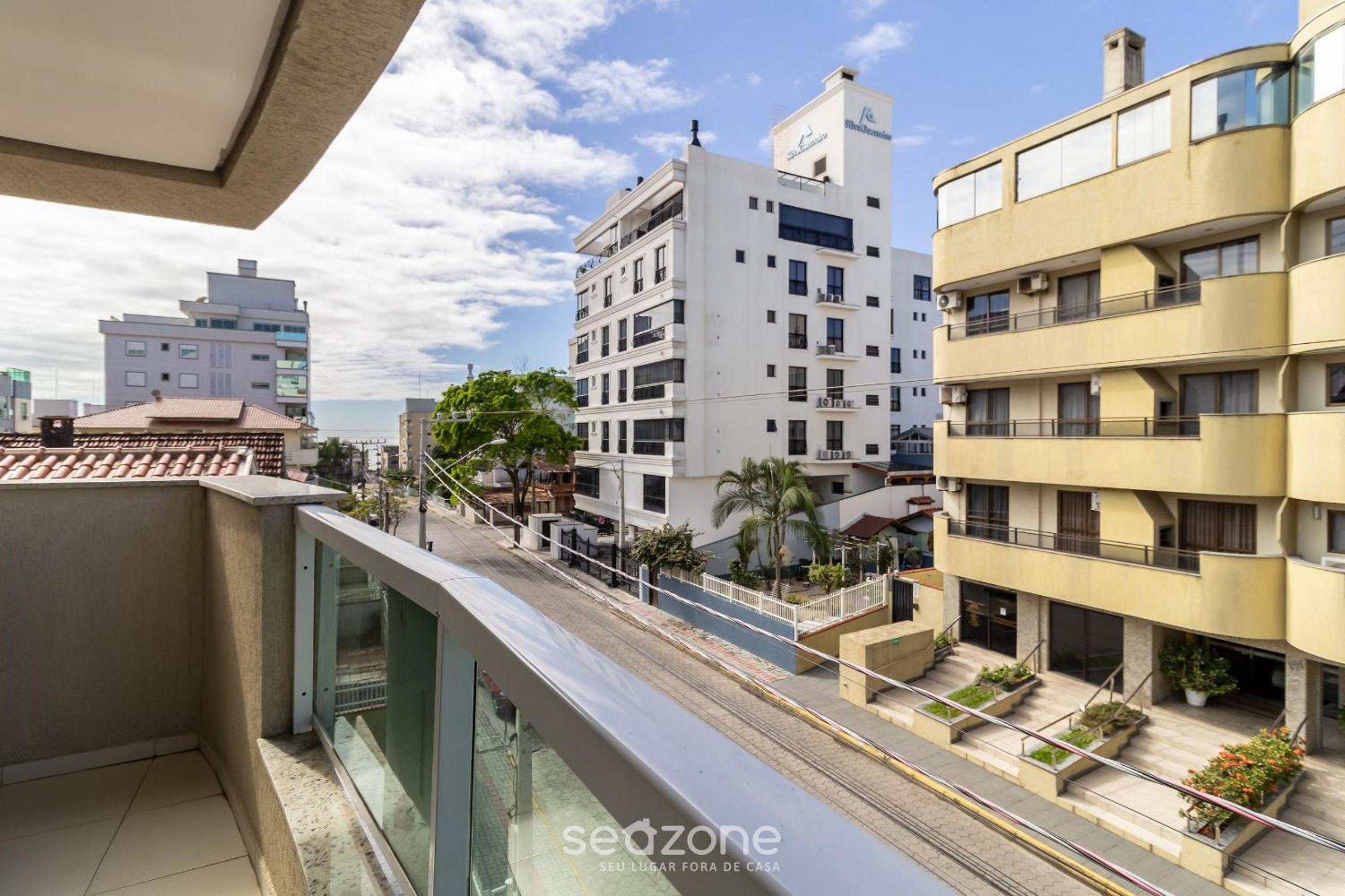 Apartamentos próximo a Praia de Bombas - ARZ