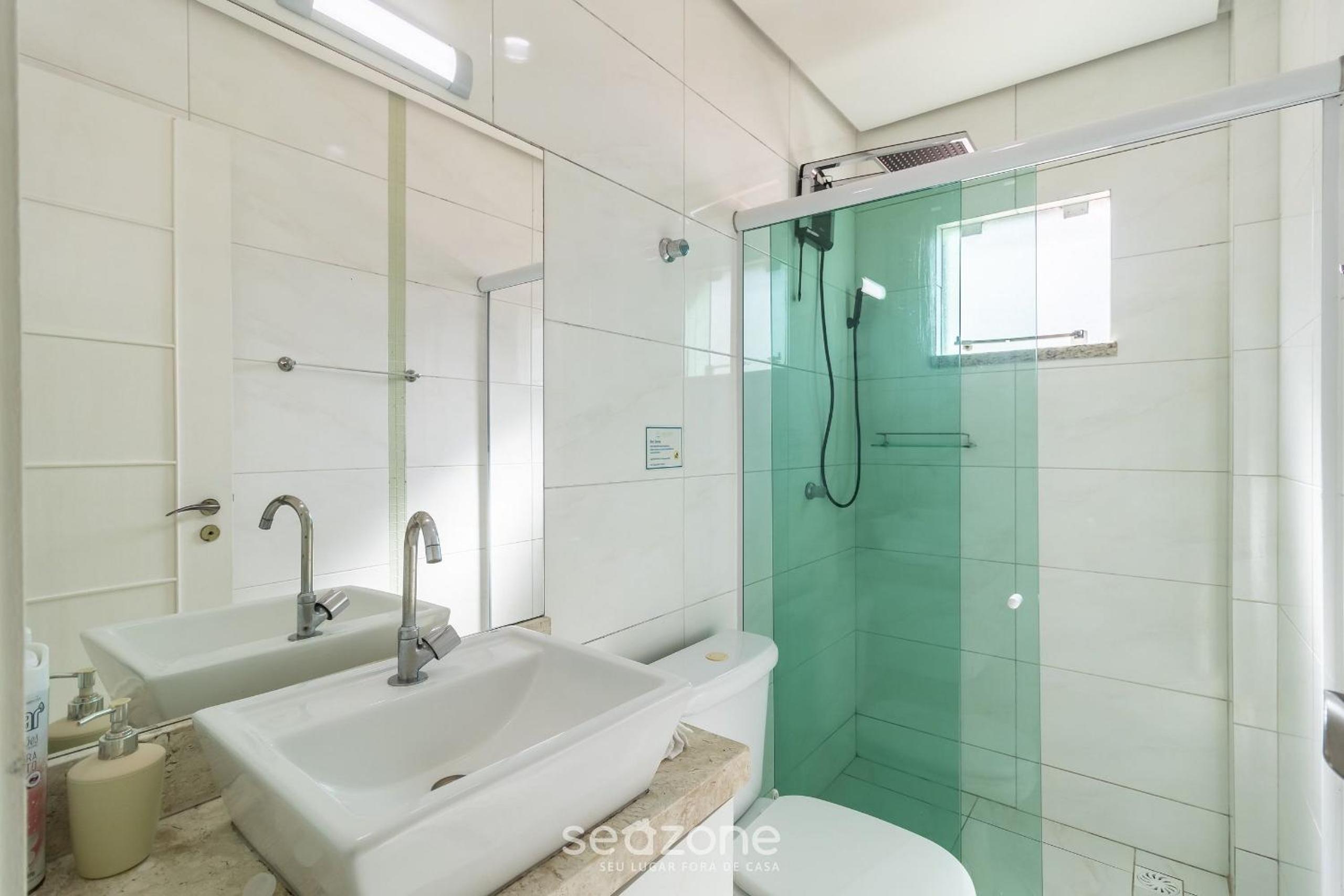 Apartamentos próximo a Praia de Bombas - ARZ