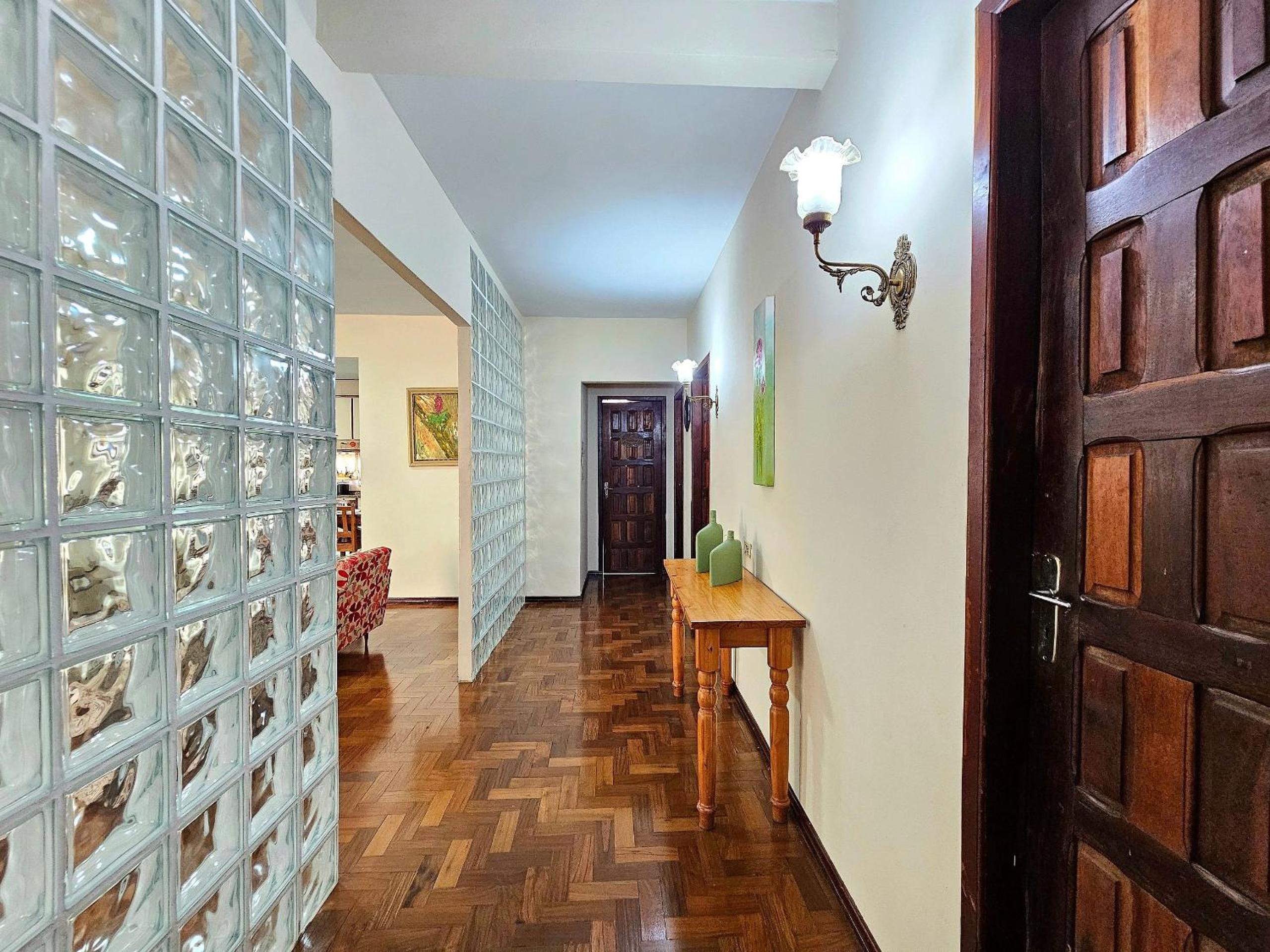 Casa 4 quartos c Piscina ao lado do Paraguai