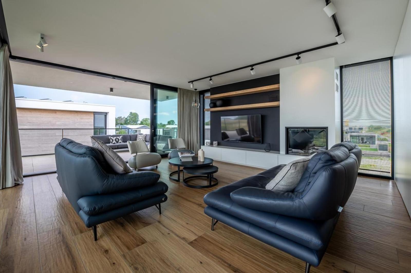VZ2401 Luxe villa in Kamperland view 5