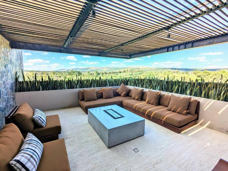 Casa Capricho, 5BR Luxury Villa in Ventanas Golf & Resort Community view 3