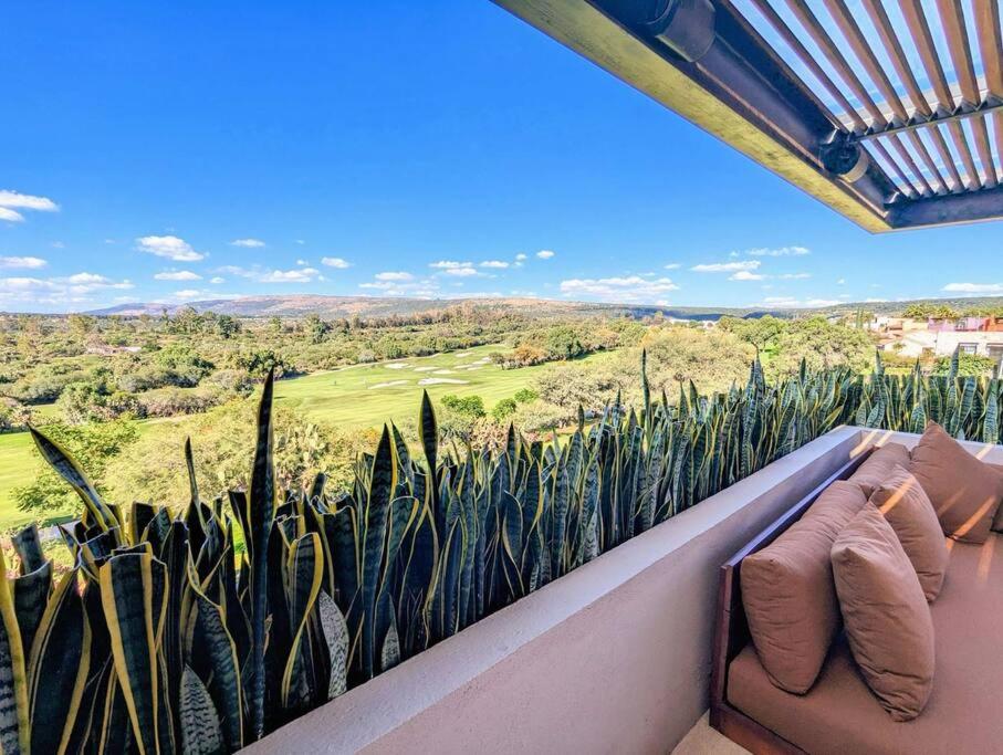 Casa Capricho, 5BR Luxury Villa in Ventanas Golf & Resort Community view 2