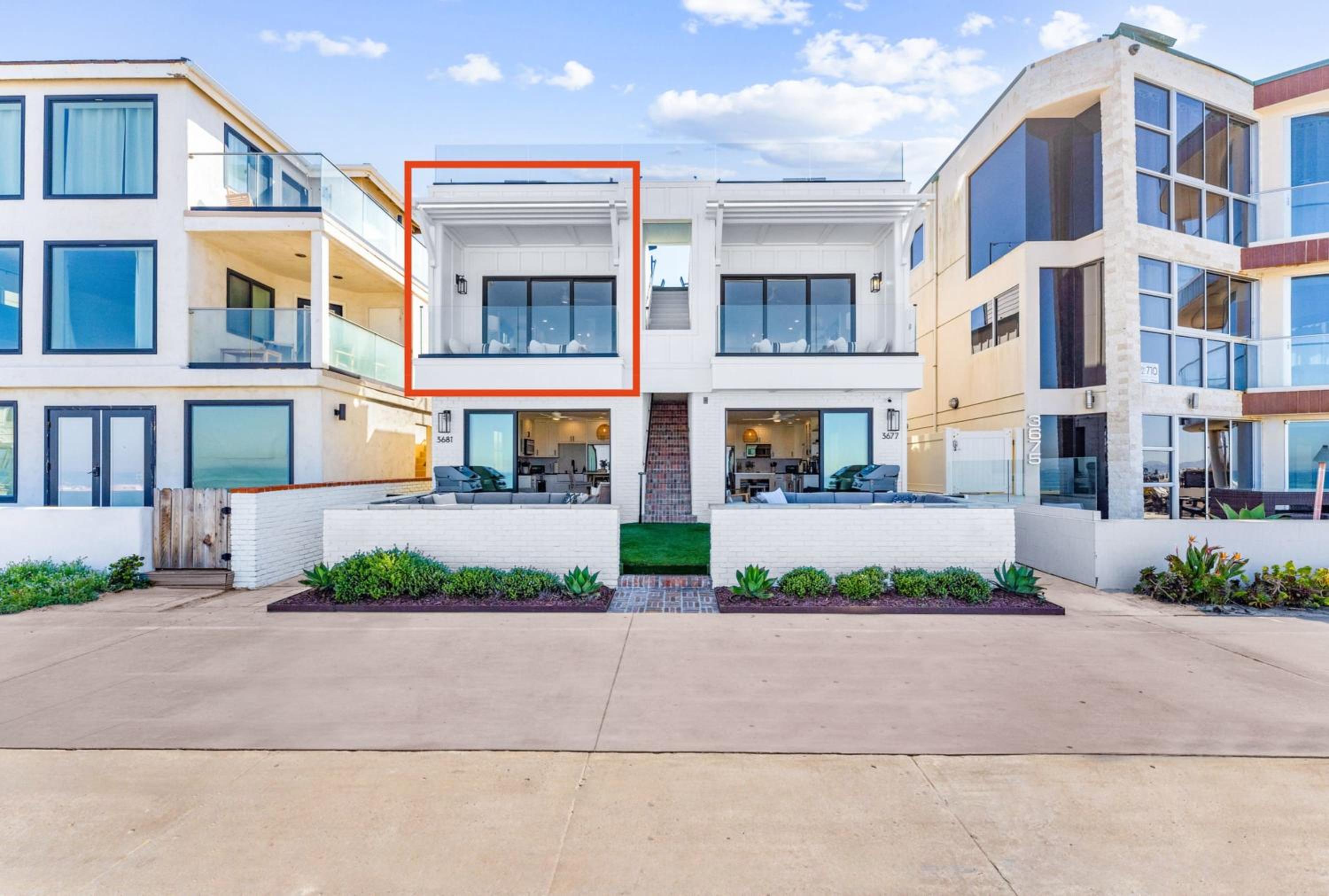 N Oceanfront Masterpiece with Rooftop & Hot Tub view 2