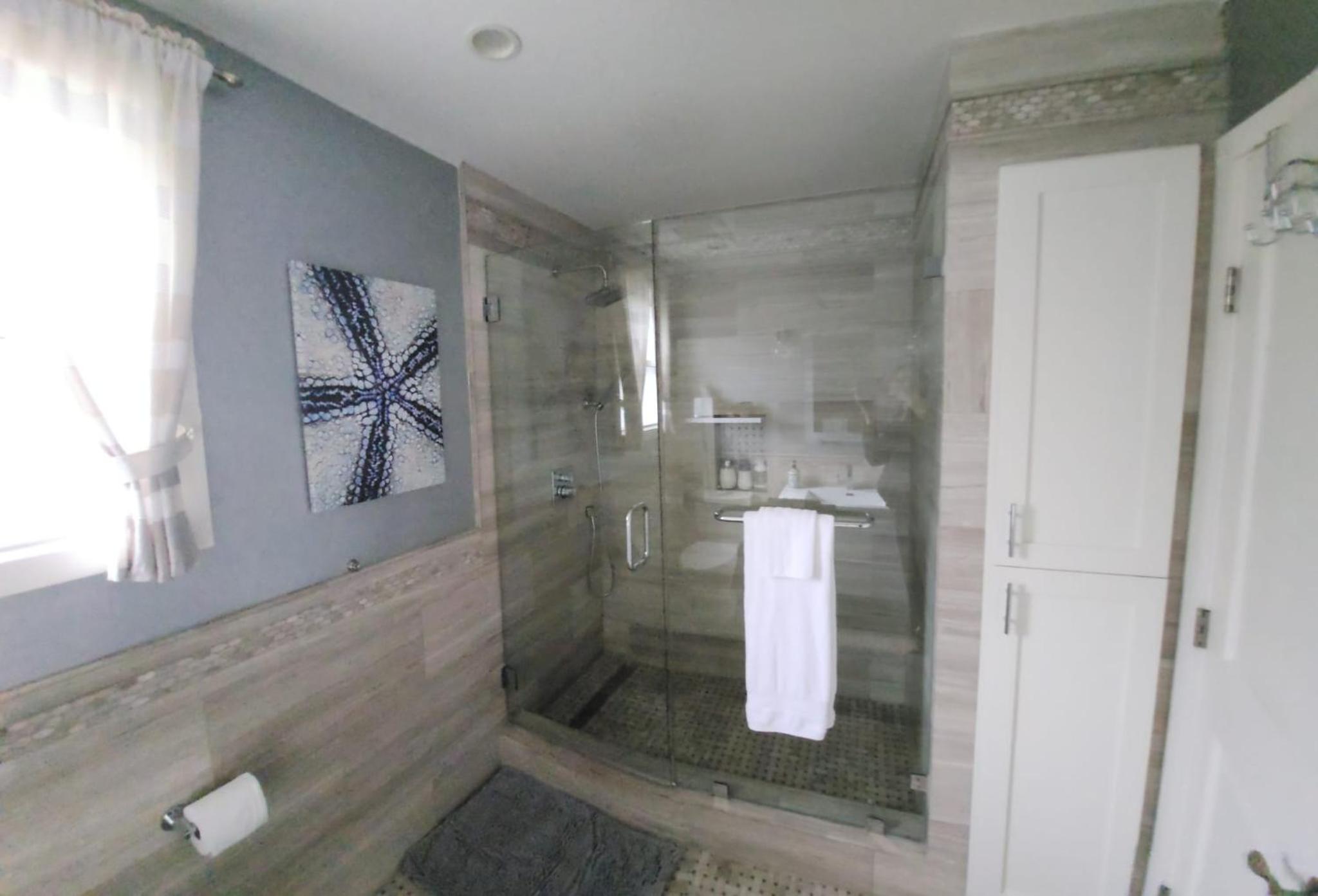 Belmont Comfortable and Private Guest Unit
