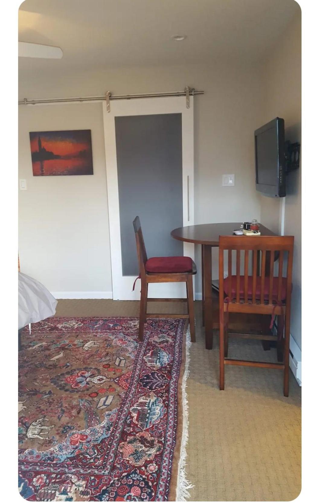 Belmont Comfortable and Private Guest Unit