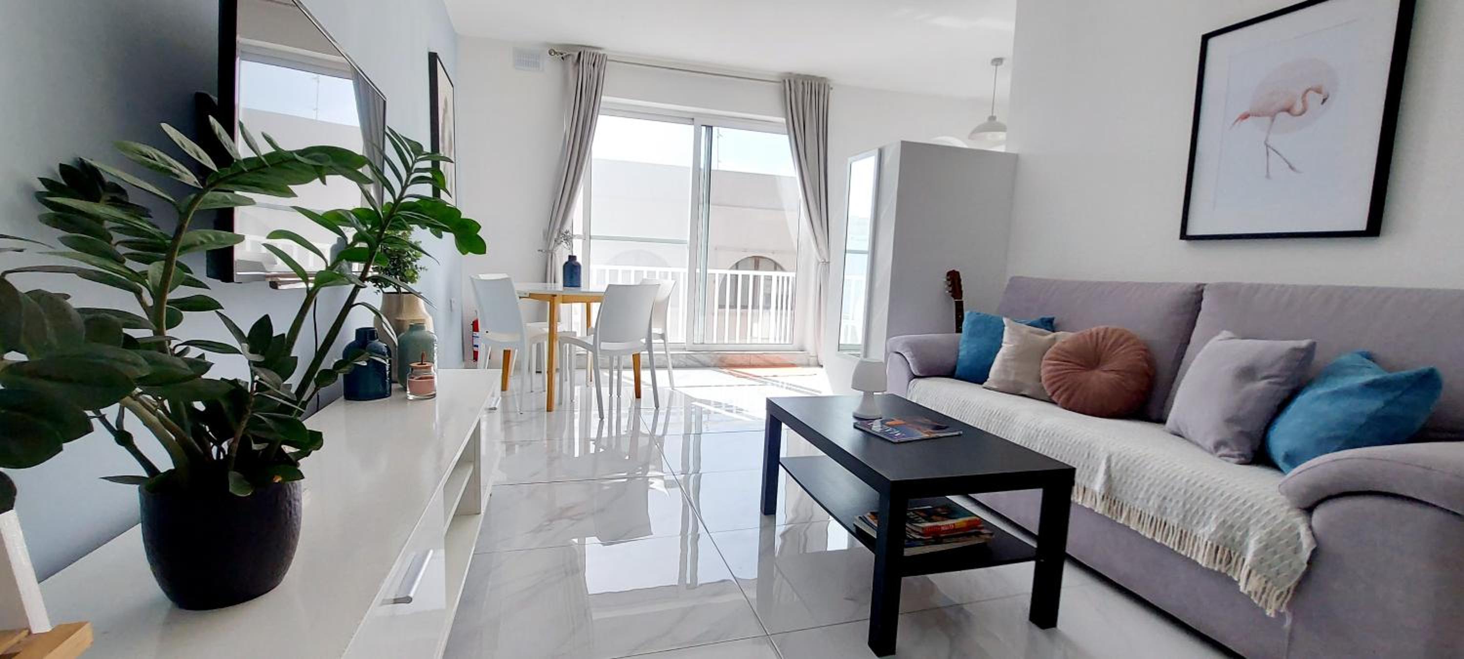 Bright spacious getaway close to the Sea view 5