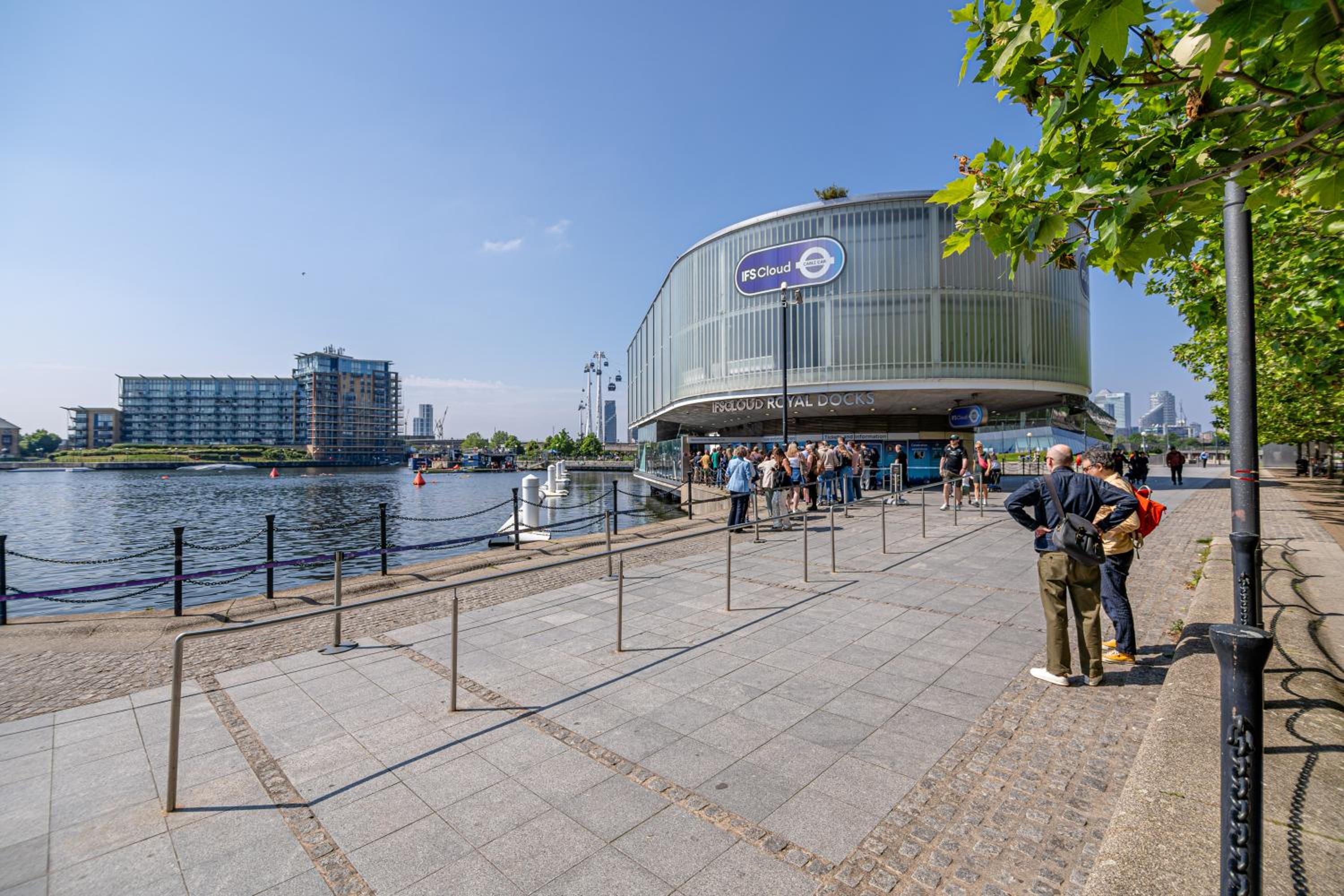 Spacious Excel London Apartment with Balcony, River View and Parking Sleeps 8