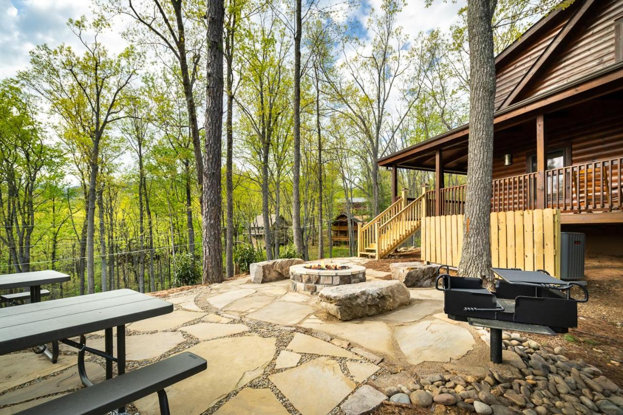 Dancing Bear Lodge by Stony Brook Cabins view 5