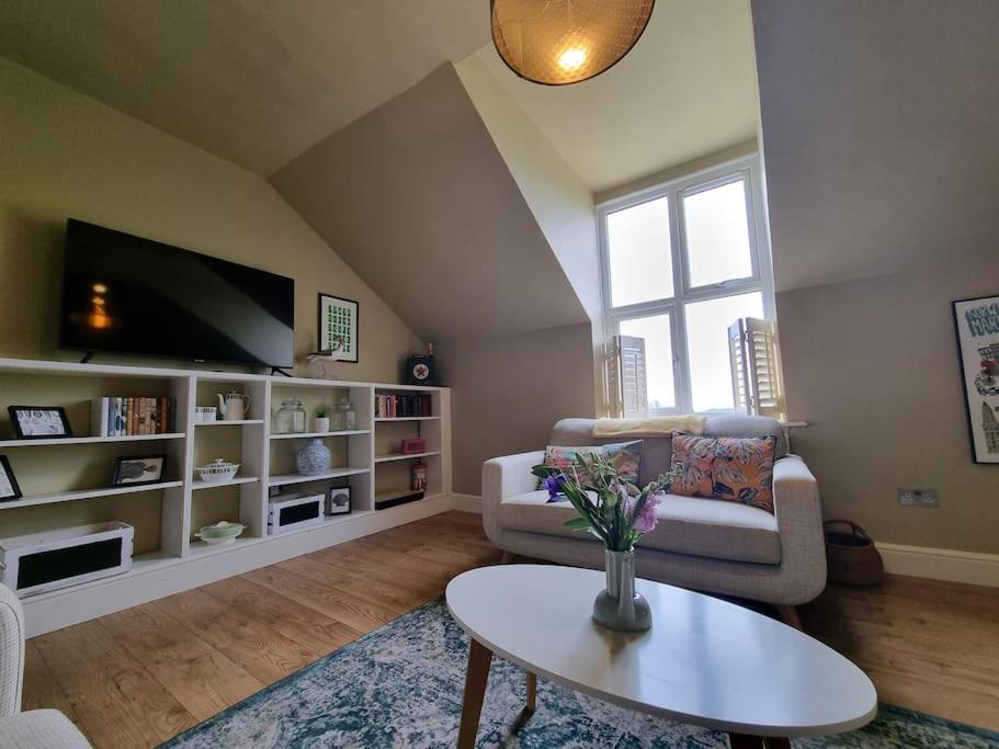 Contemporary apartment in Cromer view 4