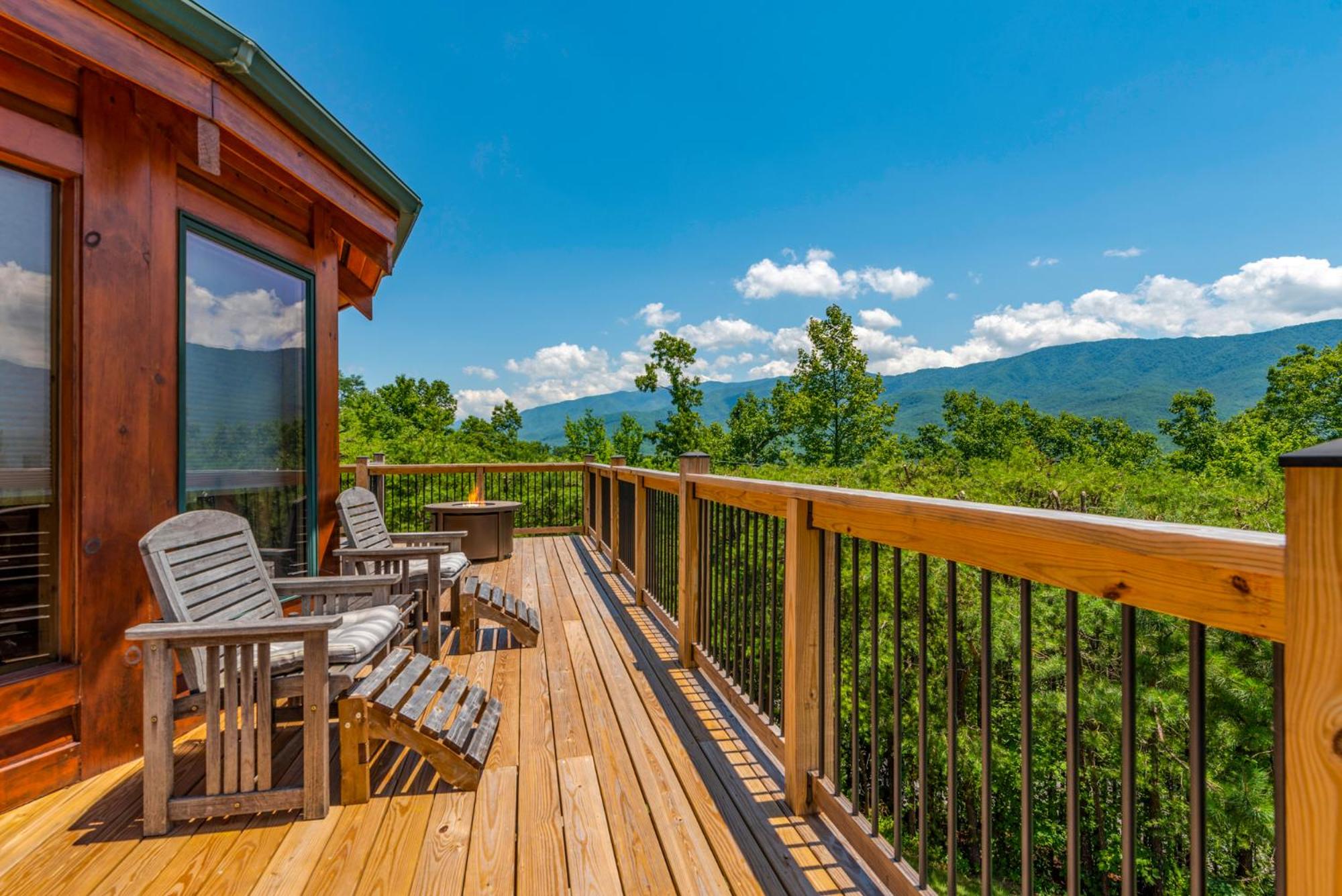 Pinnacle View Lodge by Stony Brook Cabins