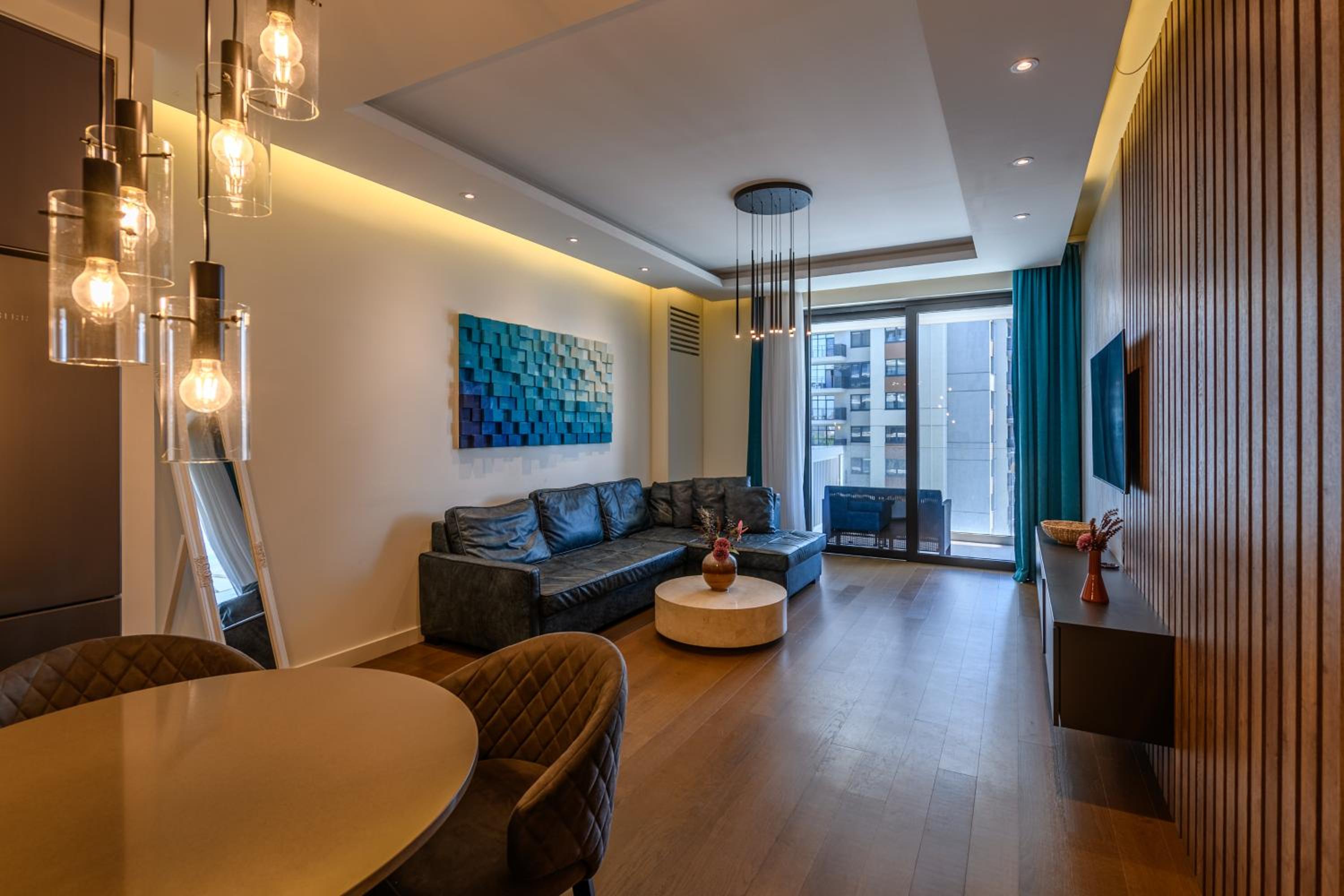 Luxury apartment with Pool&Gym view 2