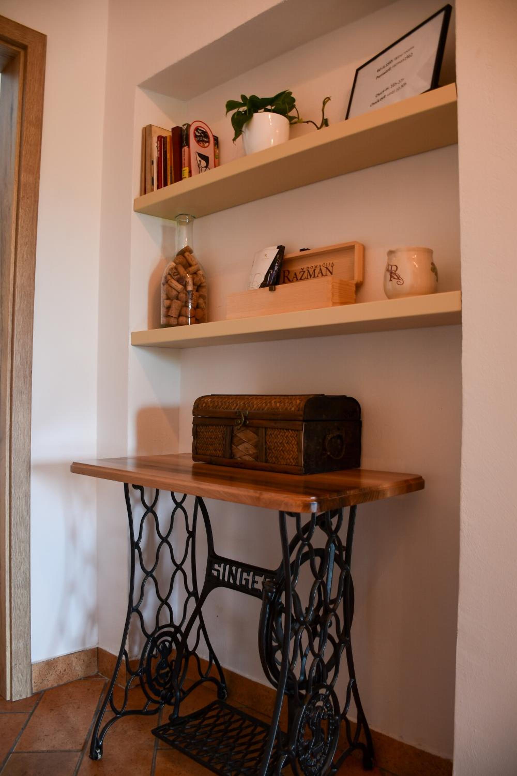 Photo 6