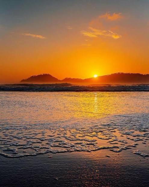 Kitnet simples na Ponta da Praia ,Santos, uma quadra da praia, proximo ao aquário