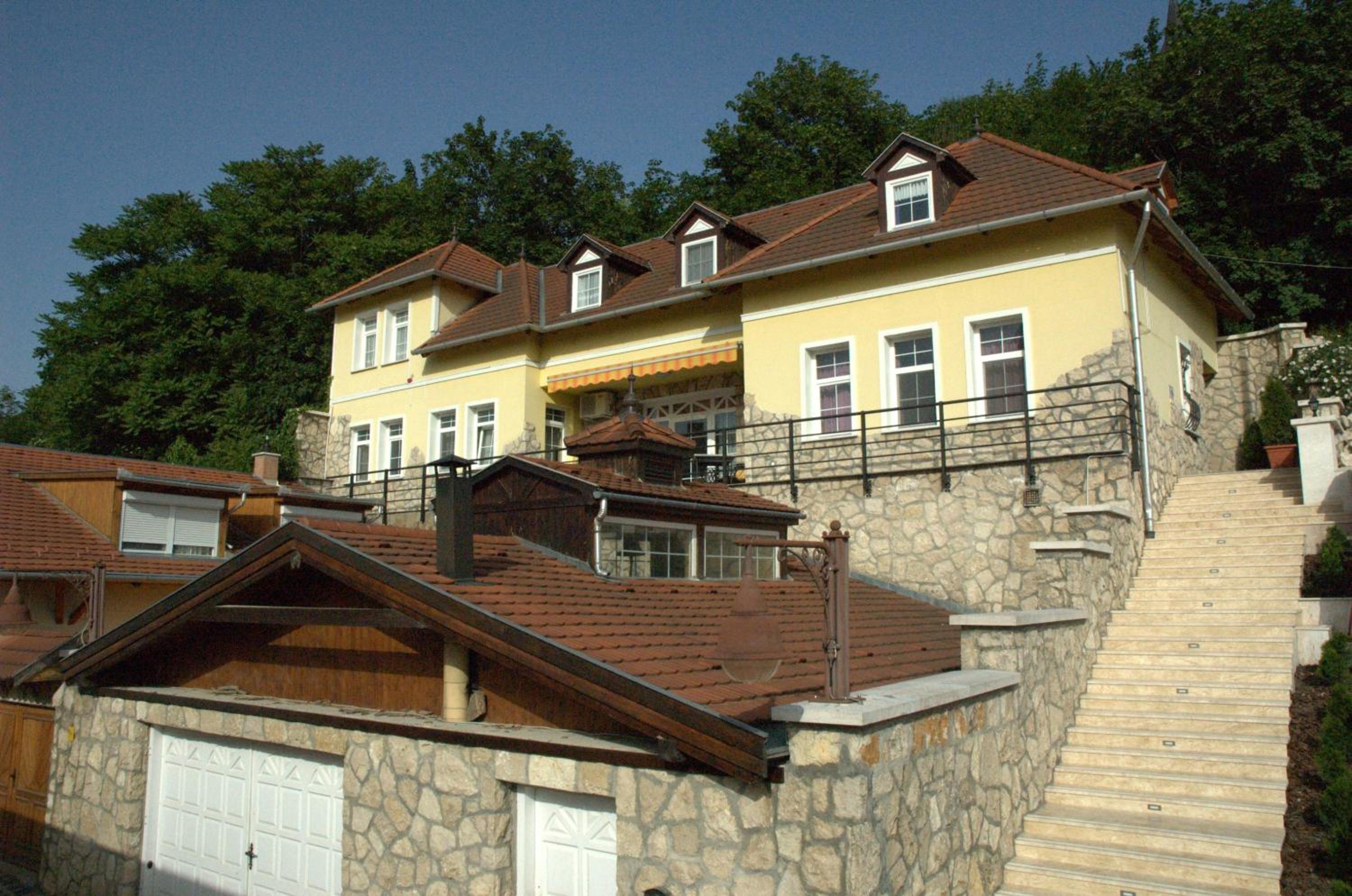 Alabárdos Panzió és Apartmanház view 4