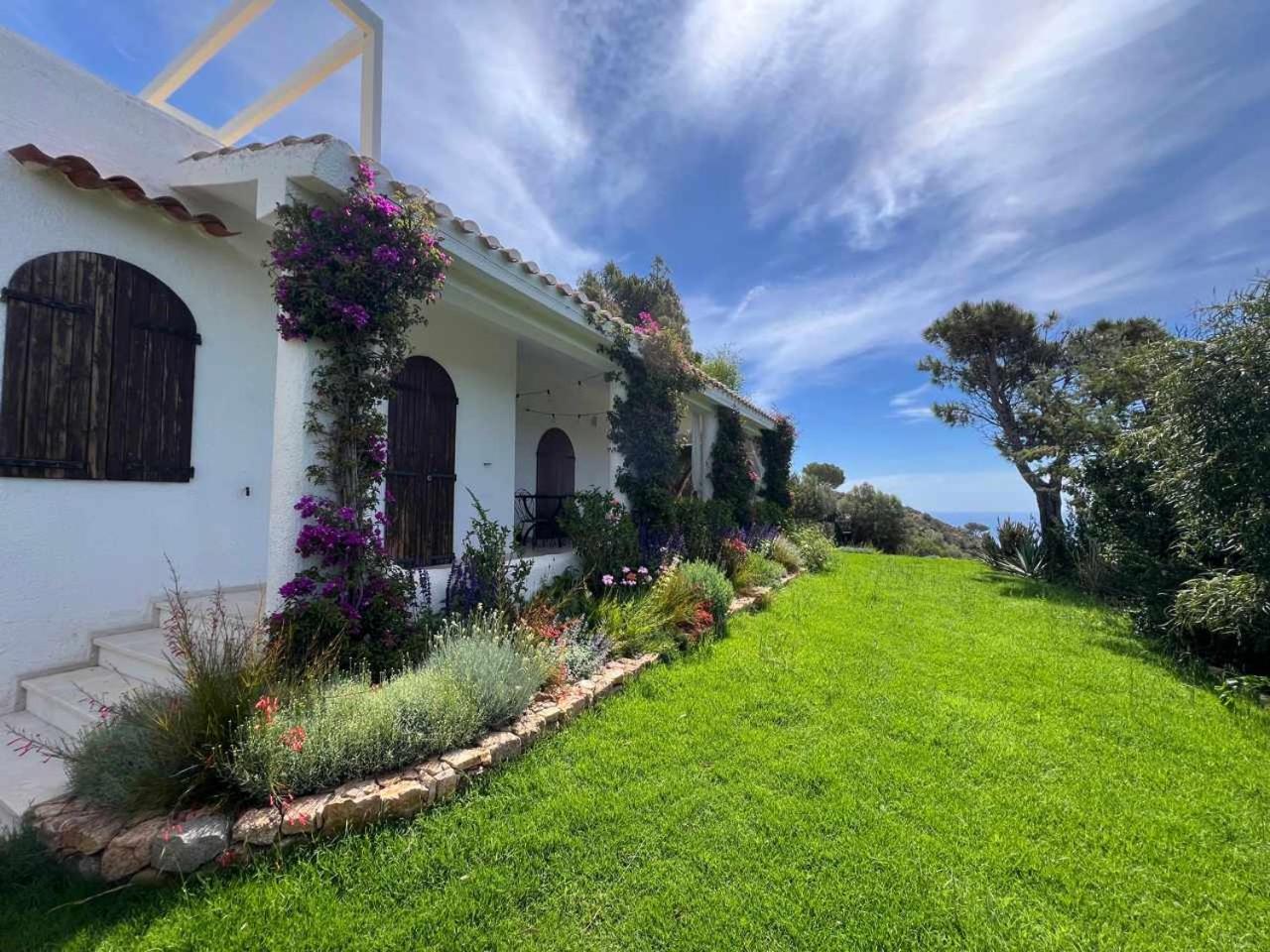Hotel Villa with private pool and sea panorama - Image 1