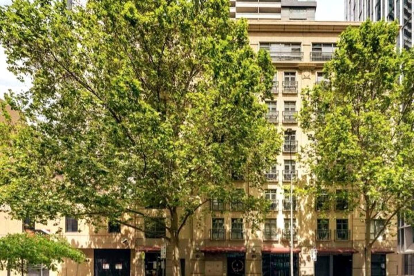 VAQUAY Monet In Melbourne CBD