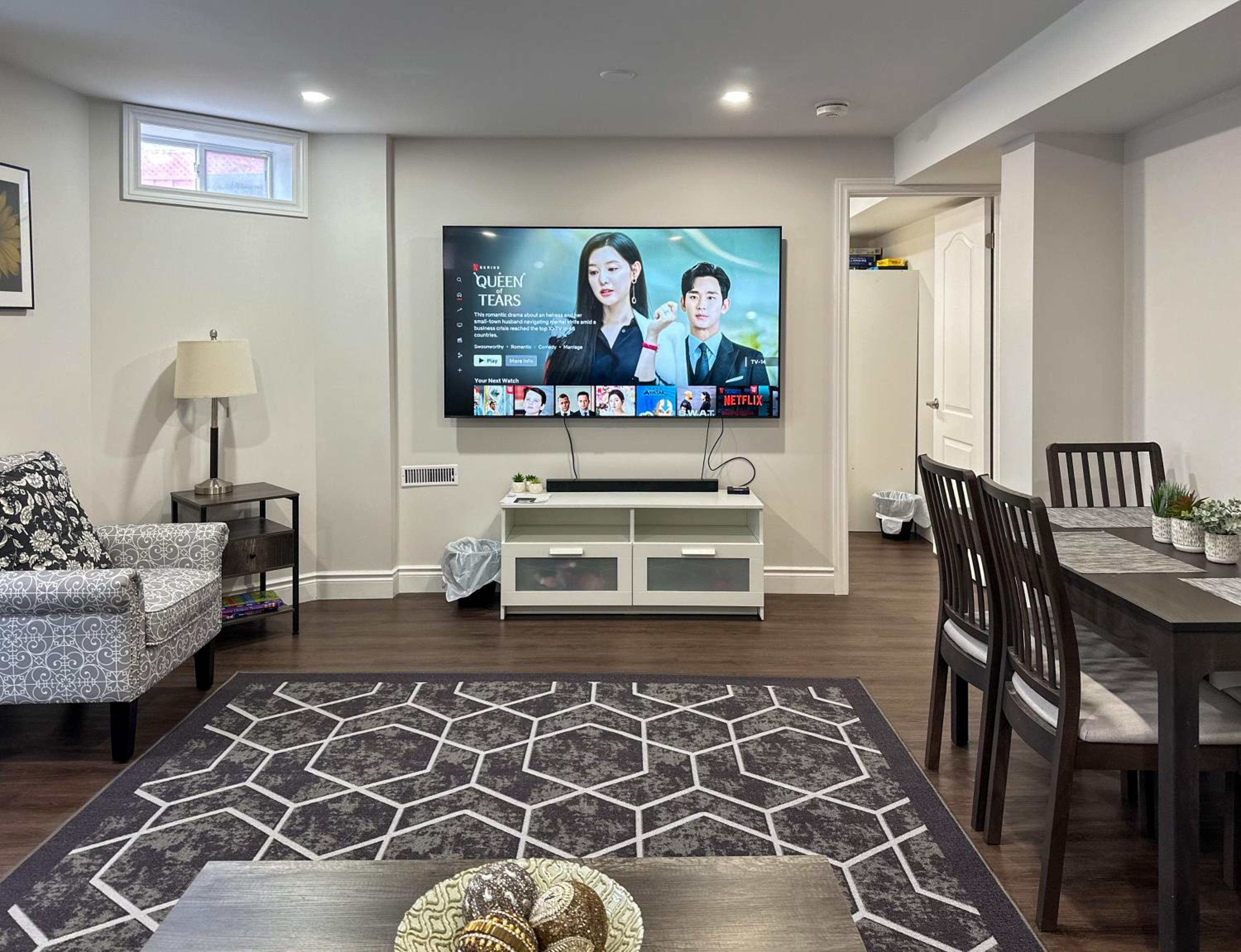 Spacious 2 Bedroom 1 bath Mississauga Basement Apartment