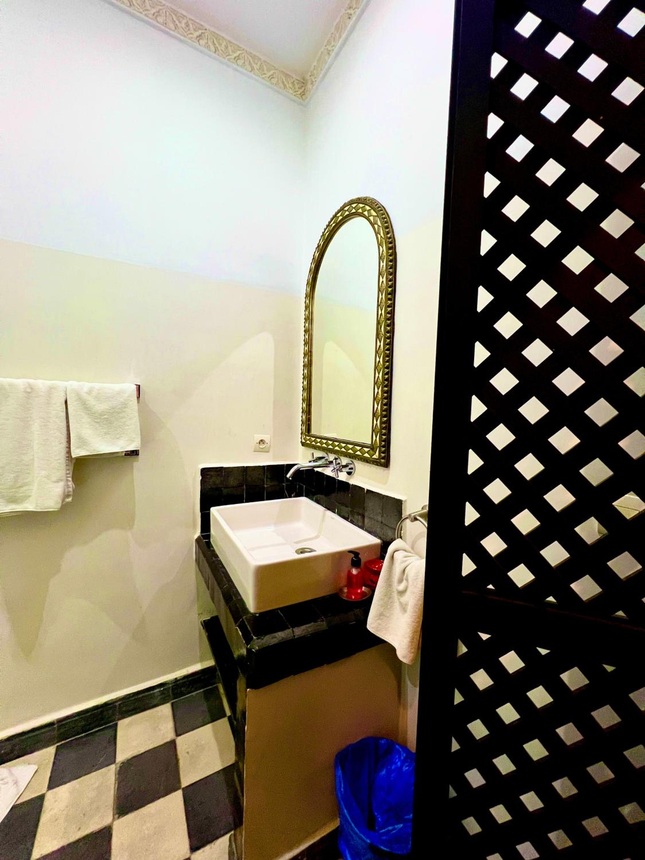 Riad New Moon
