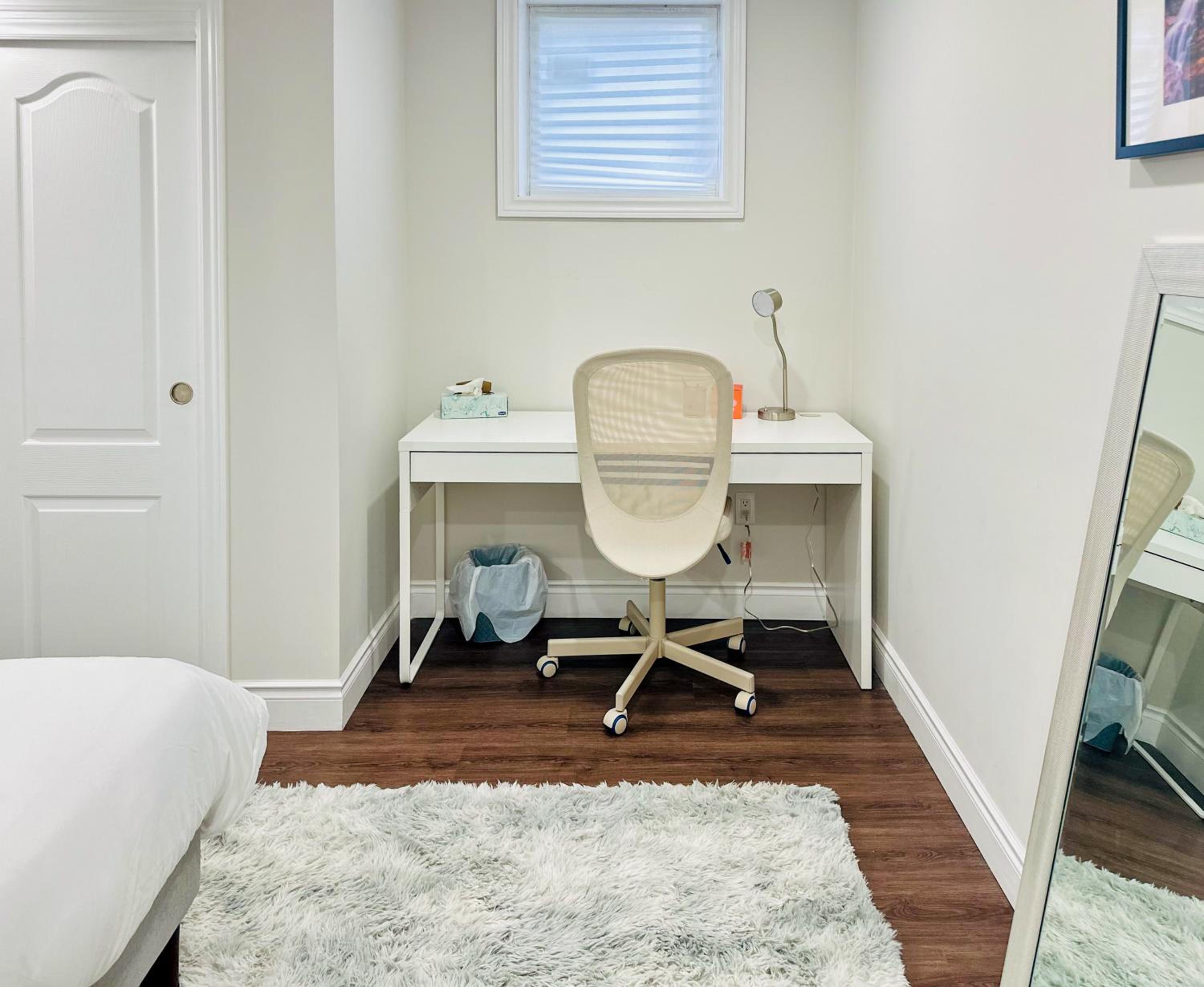 Spacious 2 Bedroom 1 bath Mississauga Basement Apartment