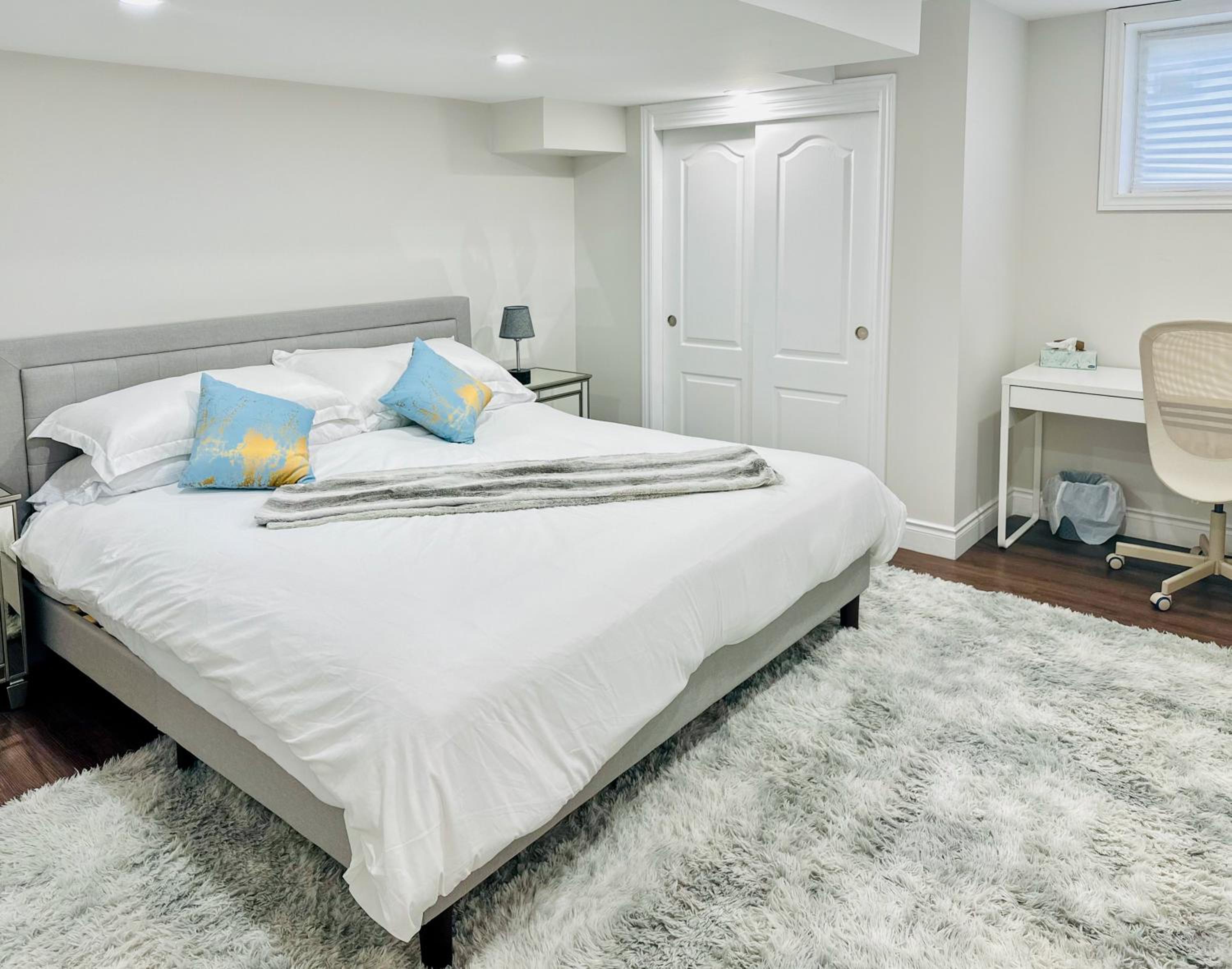 Spacious 2 Bedroom 1 bath Mississauga Basement Apartment