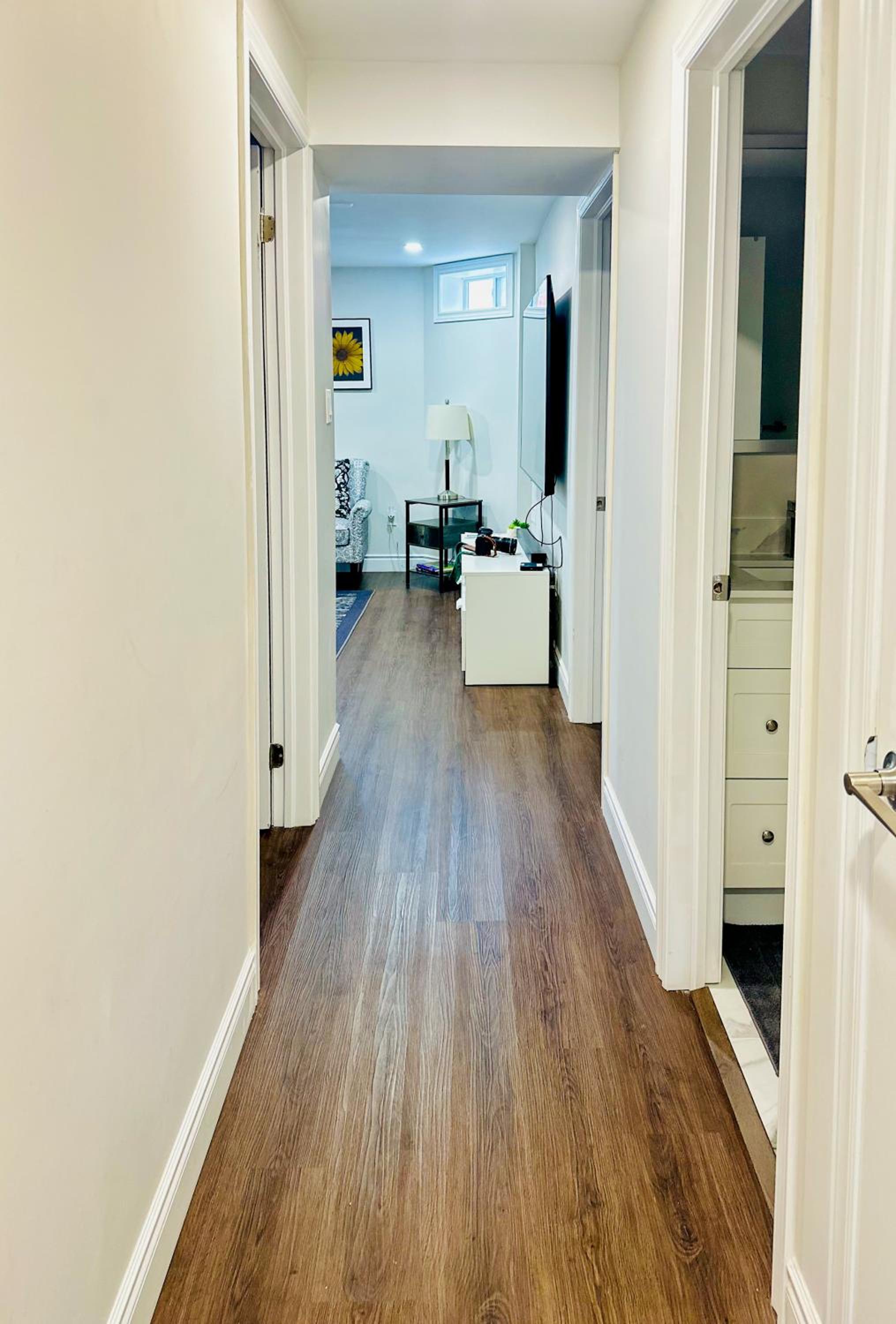 Spacious 2 Bedroom 1 bath Mississauga Basement Apartment