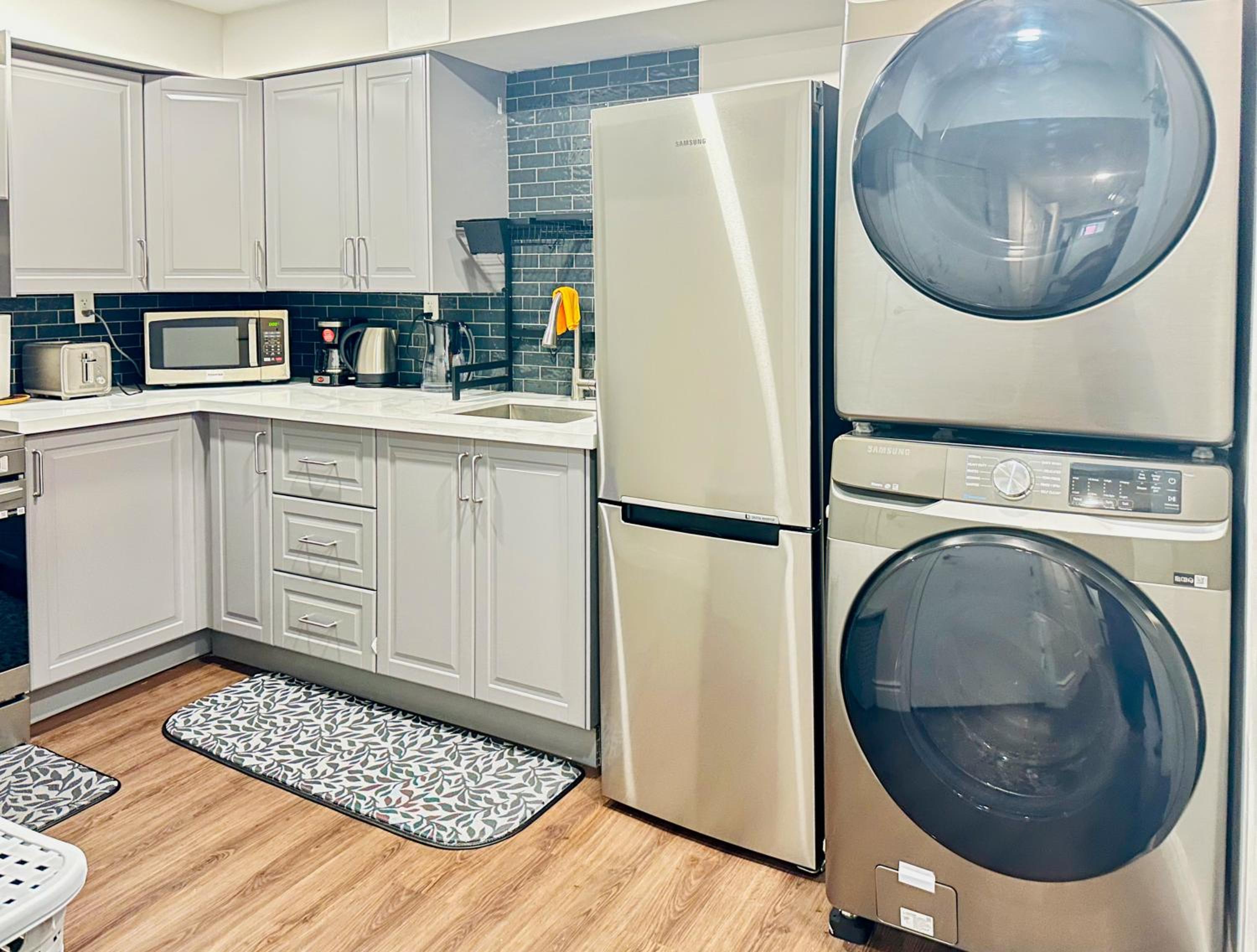 Spacious 2 Bedroom 1 bath Mississauga Basement Apartment