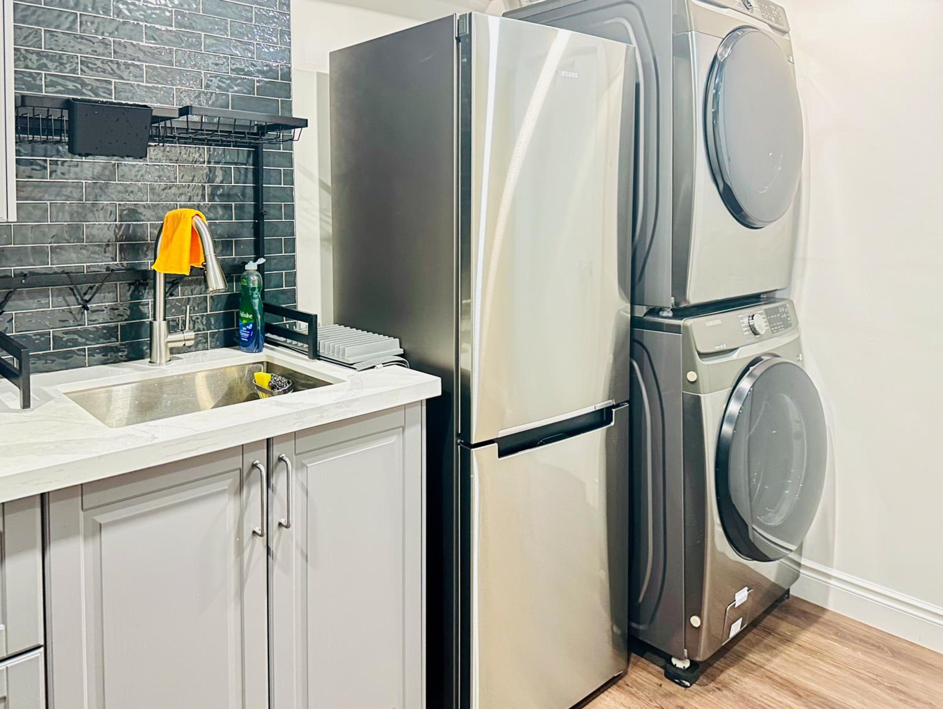Spacious 2 Bedroom 1 bath Mississauga Basement Apartment