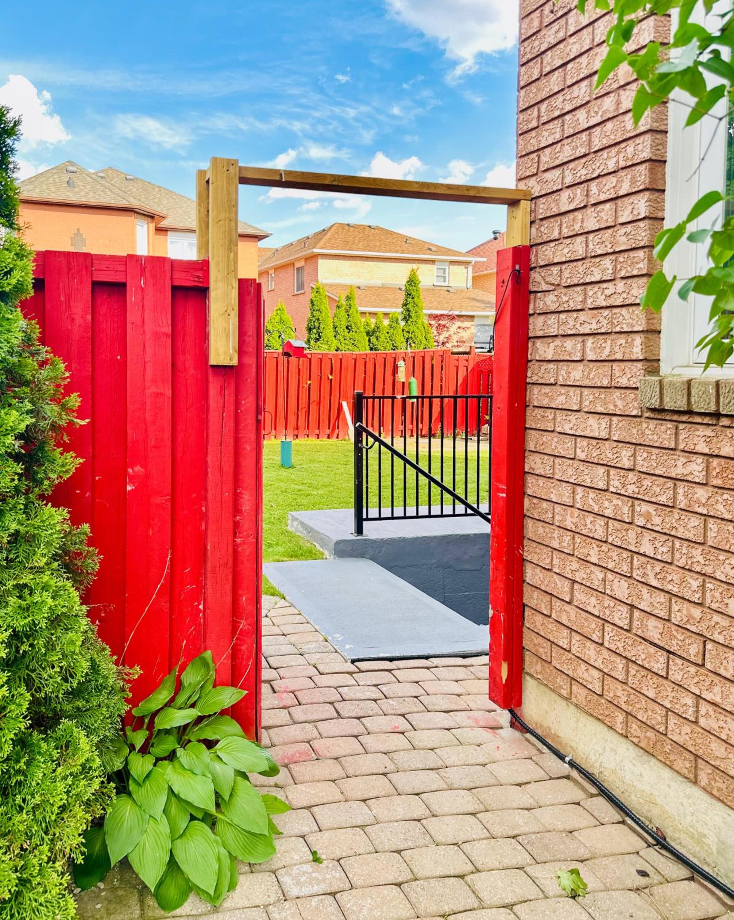 Spacious 2 Bedroom 1 bath Mississauga Basement Apartment