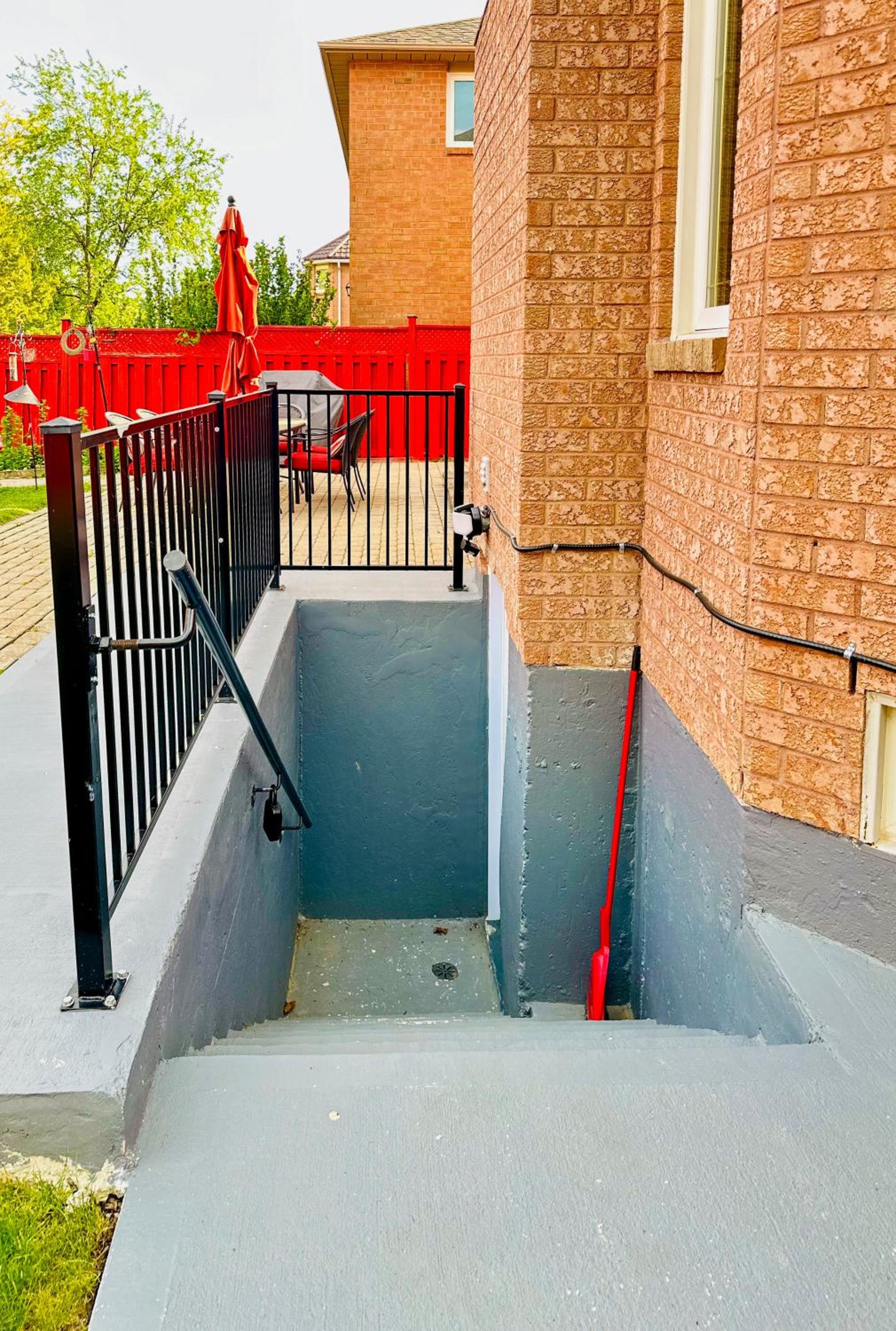 Spacious 2 Bedroom 1 bath Mississauga Basement Apartment